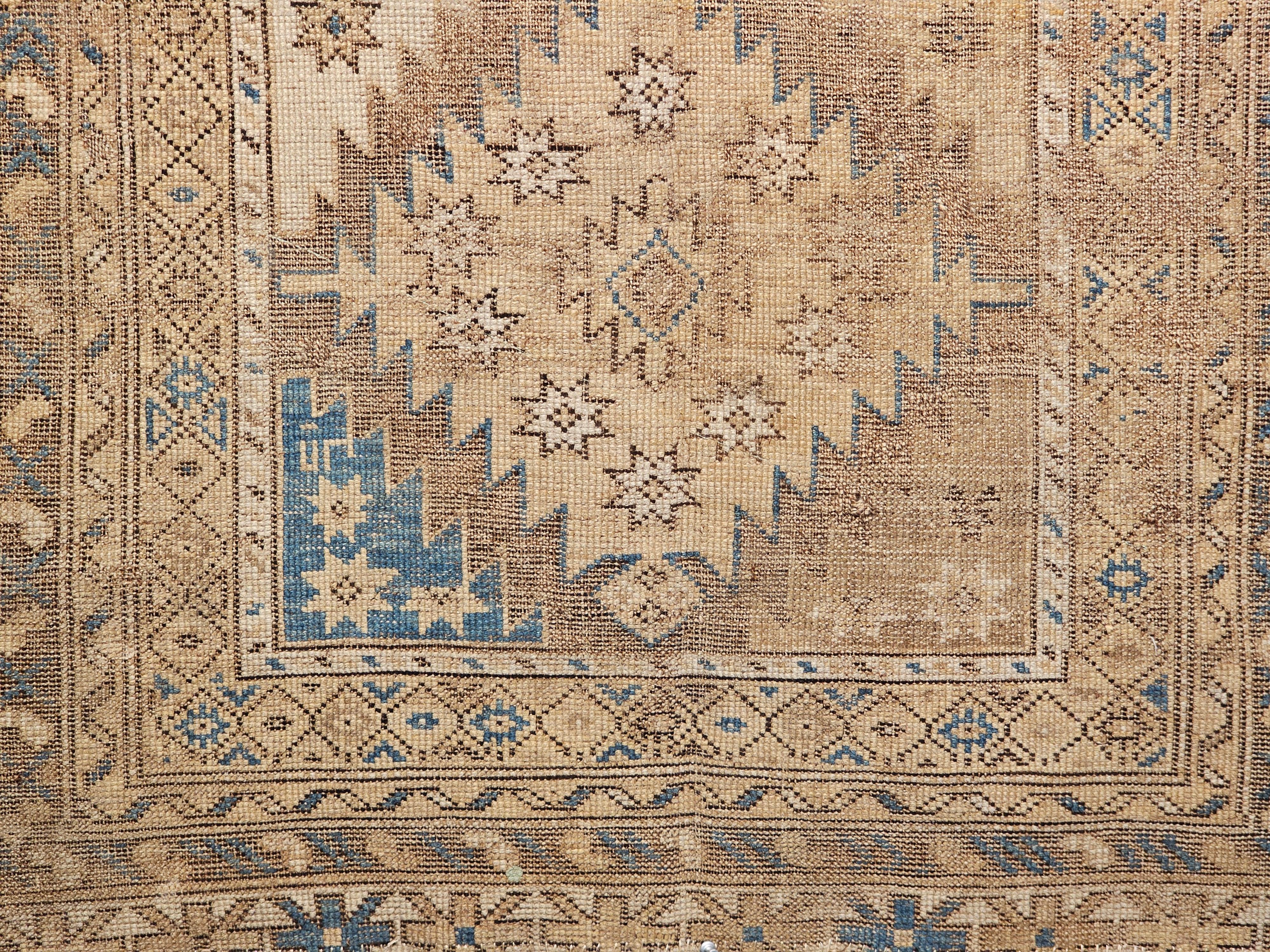 Tapis Shirvan caucasien du 19ème siècle en bleu français pâle, ivoire, chocolat en vente 4