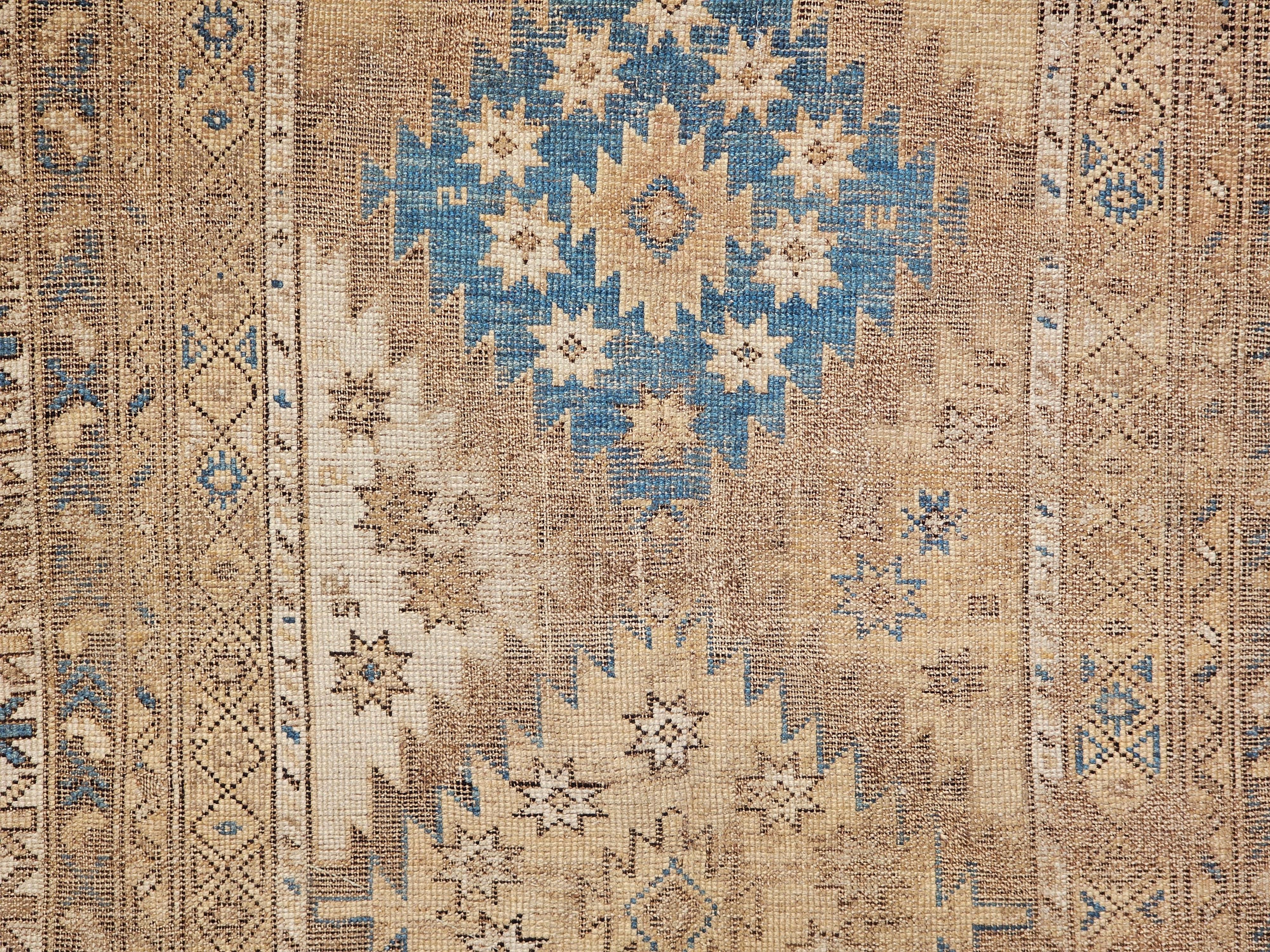 Tapis Shirvan caucasien du 19ème siècle en bleu français pâle, ivoire, chocolat en vente 6