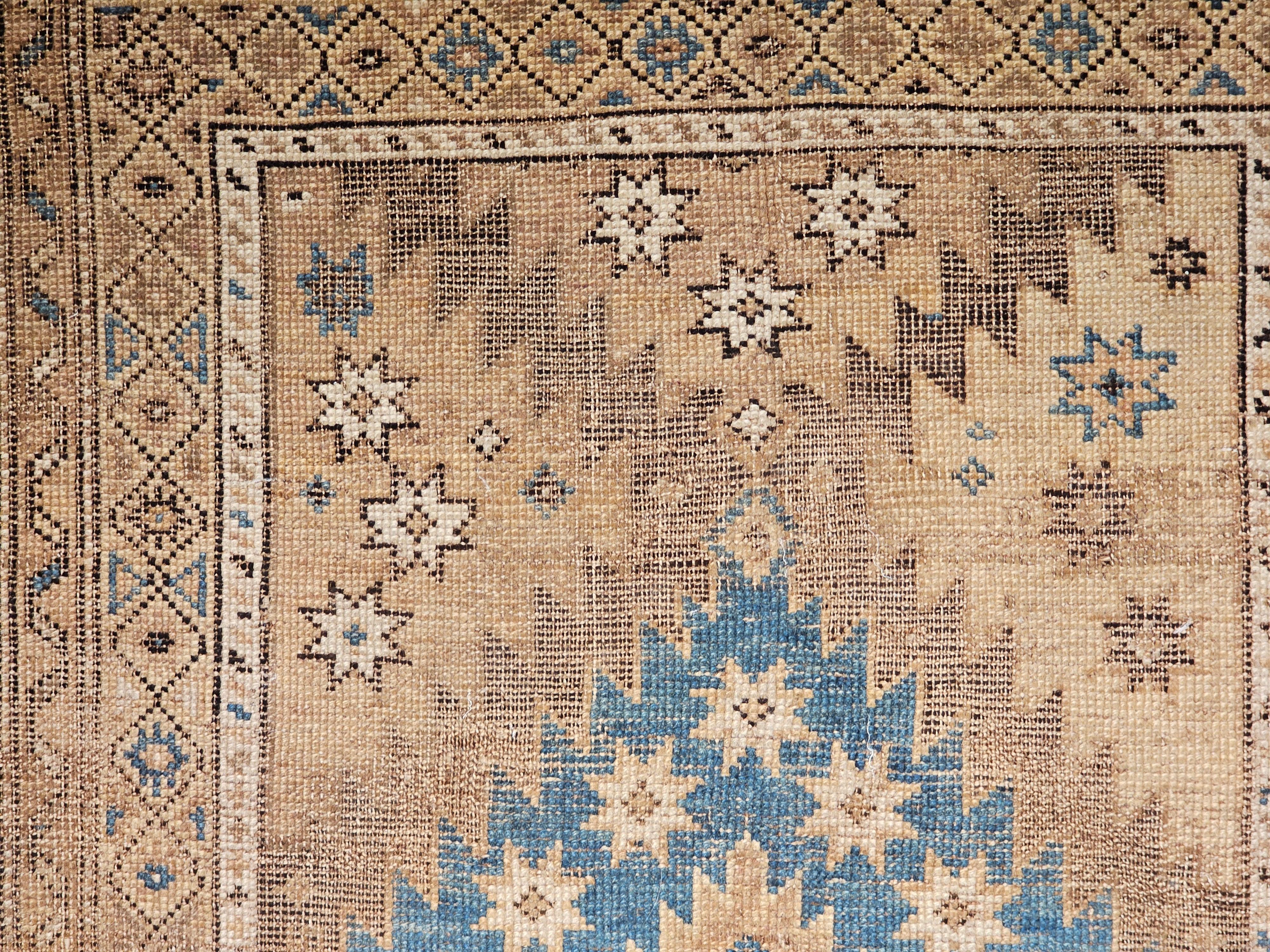 Tapis Shirvan caucasien du 19ème siècle en bleu français pâle, ivoire, chocolat en vente 7