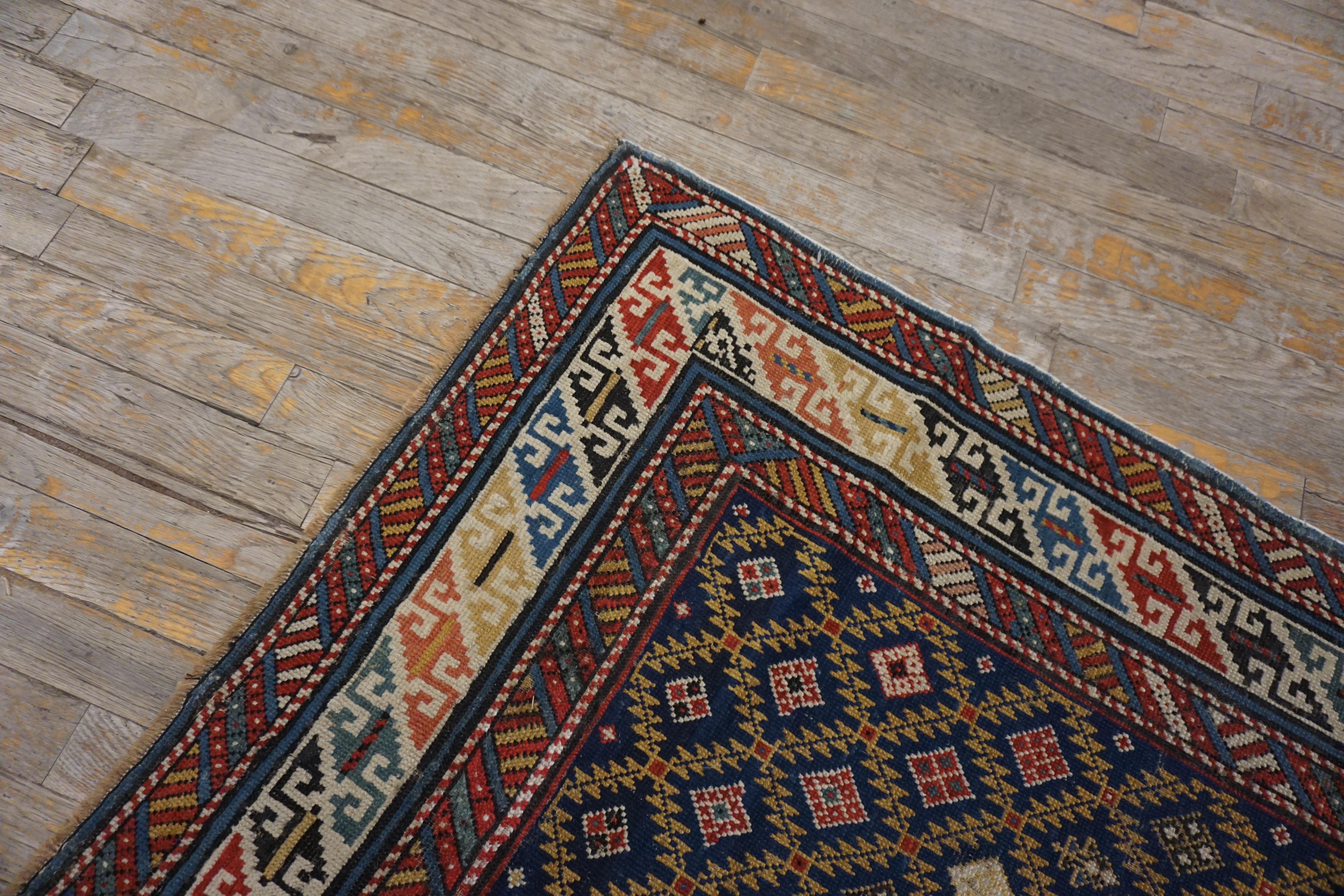 Alfombra Shirvan caucásica del siglo XIX ( 3'4