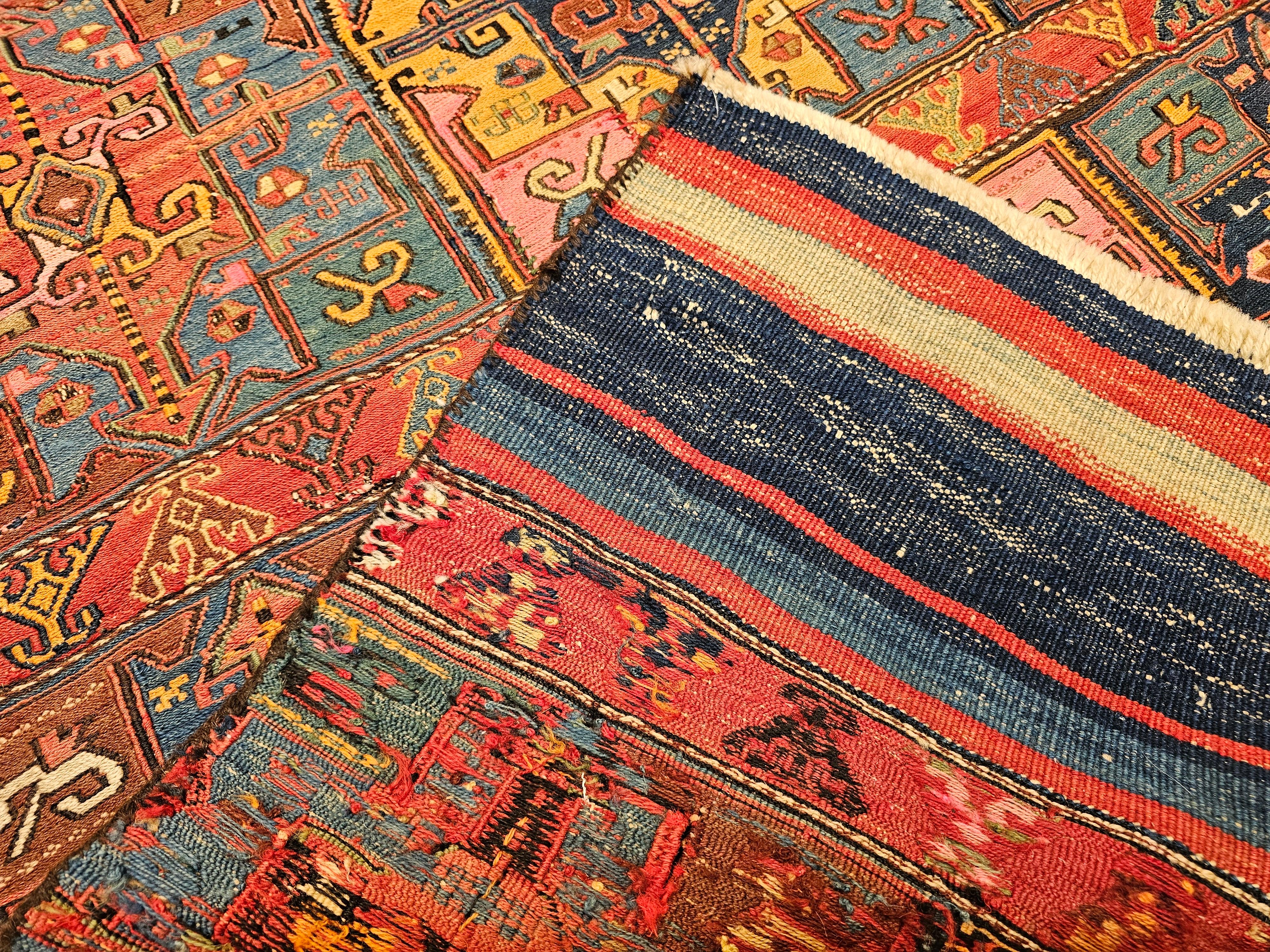 Kaukasischer Soumak-Teppich aus dem 19. Jahrhundert Wandteppich Kunst im Angebot 5