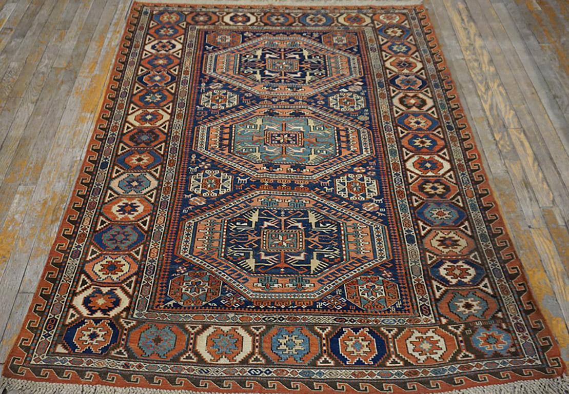 Tapis caucasien Sumak du 19e siècle 4' 6