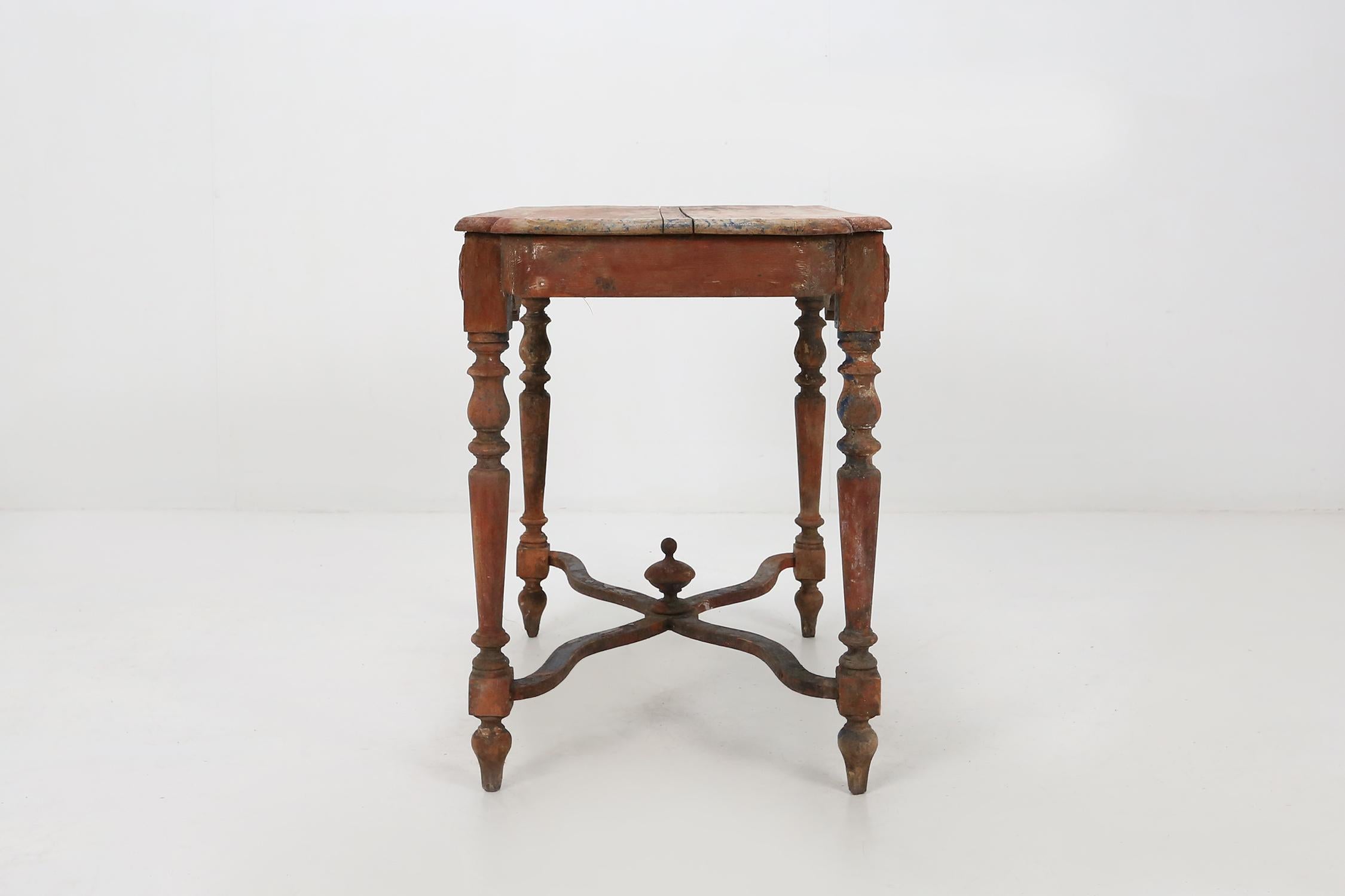 19th Century Center Table In Good Condition In Meulebeke, BE