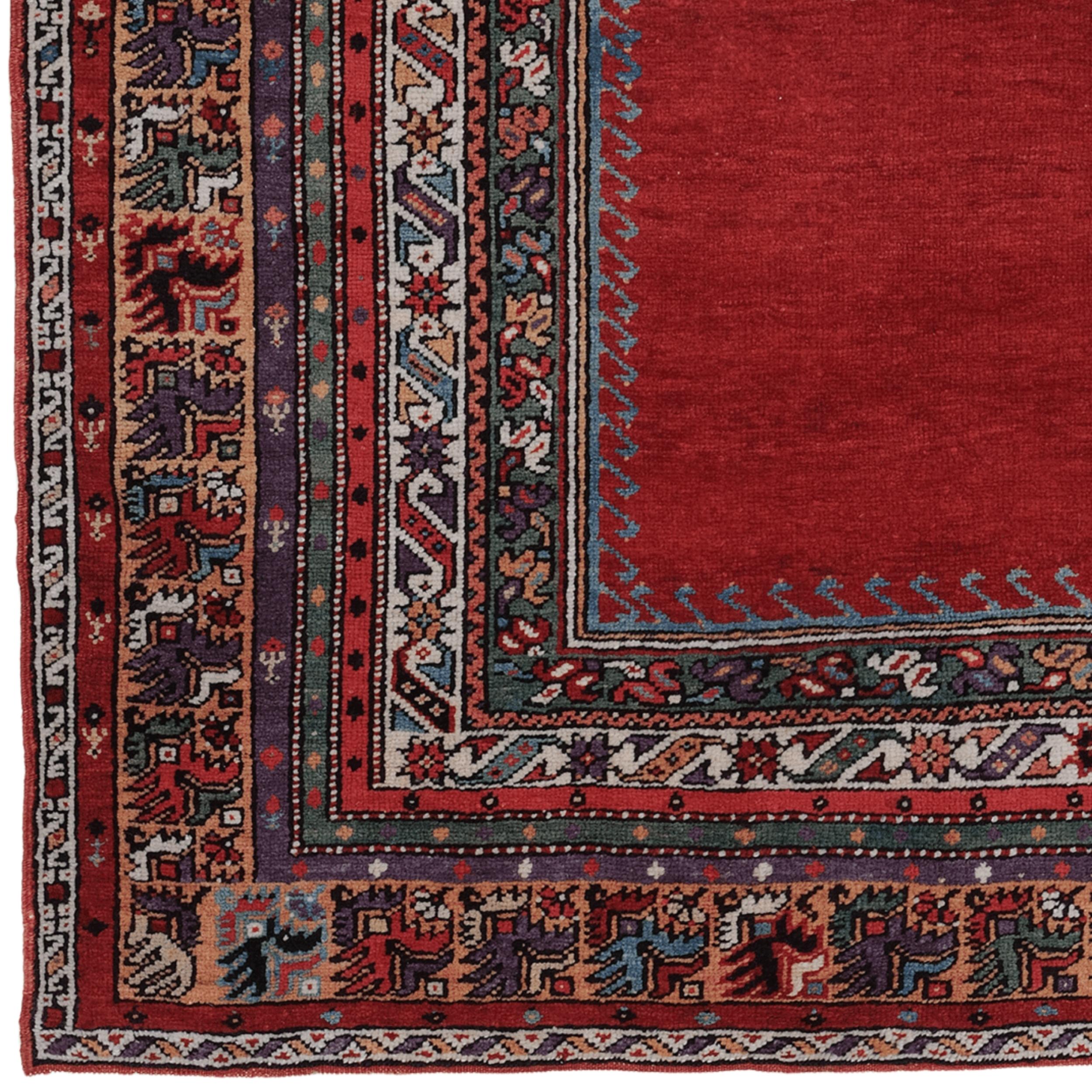 Alfombra de oración Mudjur de Anatolia Central del siglo XIX

Las alfombras Mujur de diseño nicho fueron muy populares durante el siglo XIX, y se vendían en todas las regiones del mundo islámico. A menudo se representan con gran realismo en cuadros