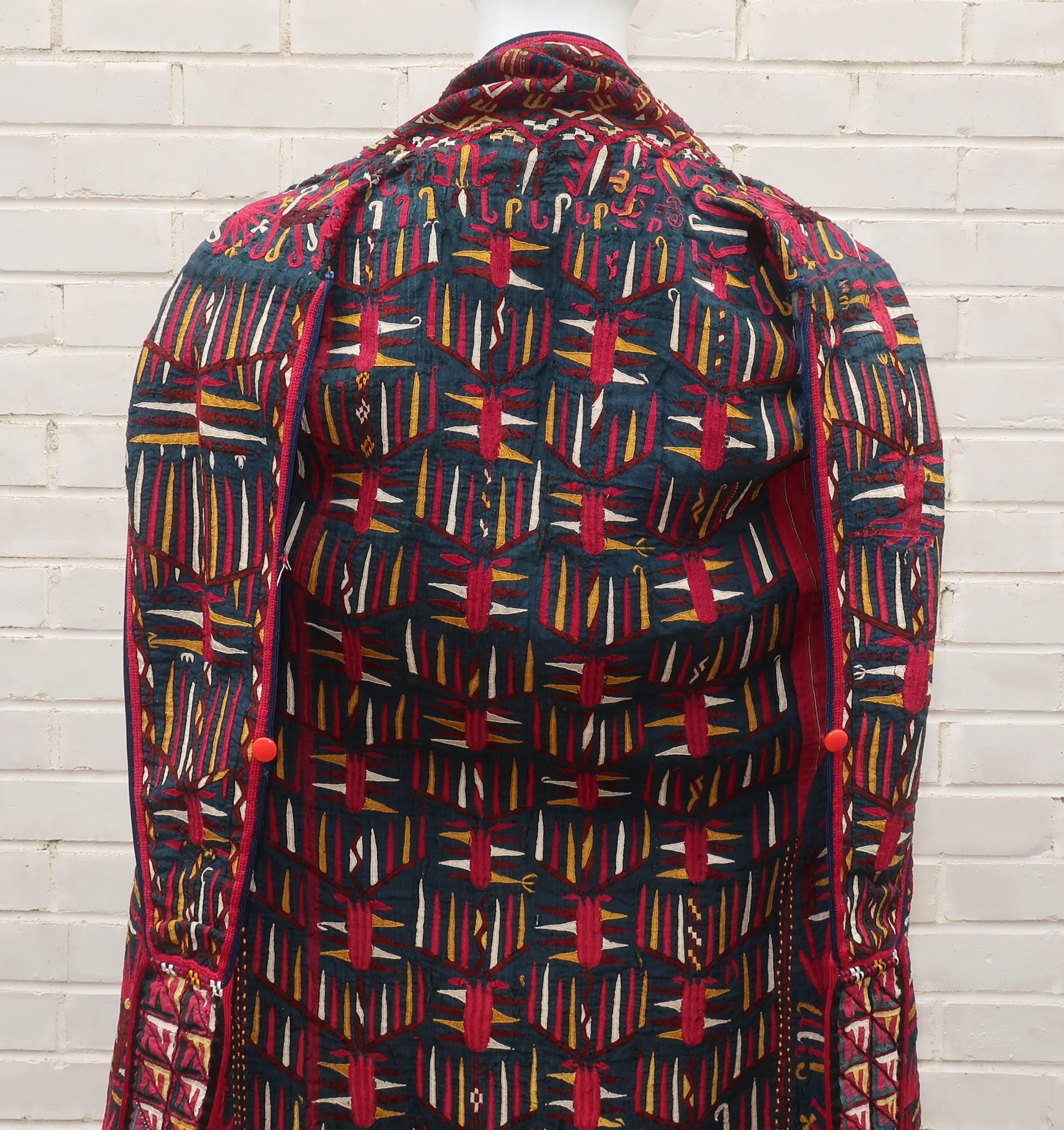 19th Century Central Asian Embroidered Chyrpy Mantle Cloak For Sale 3