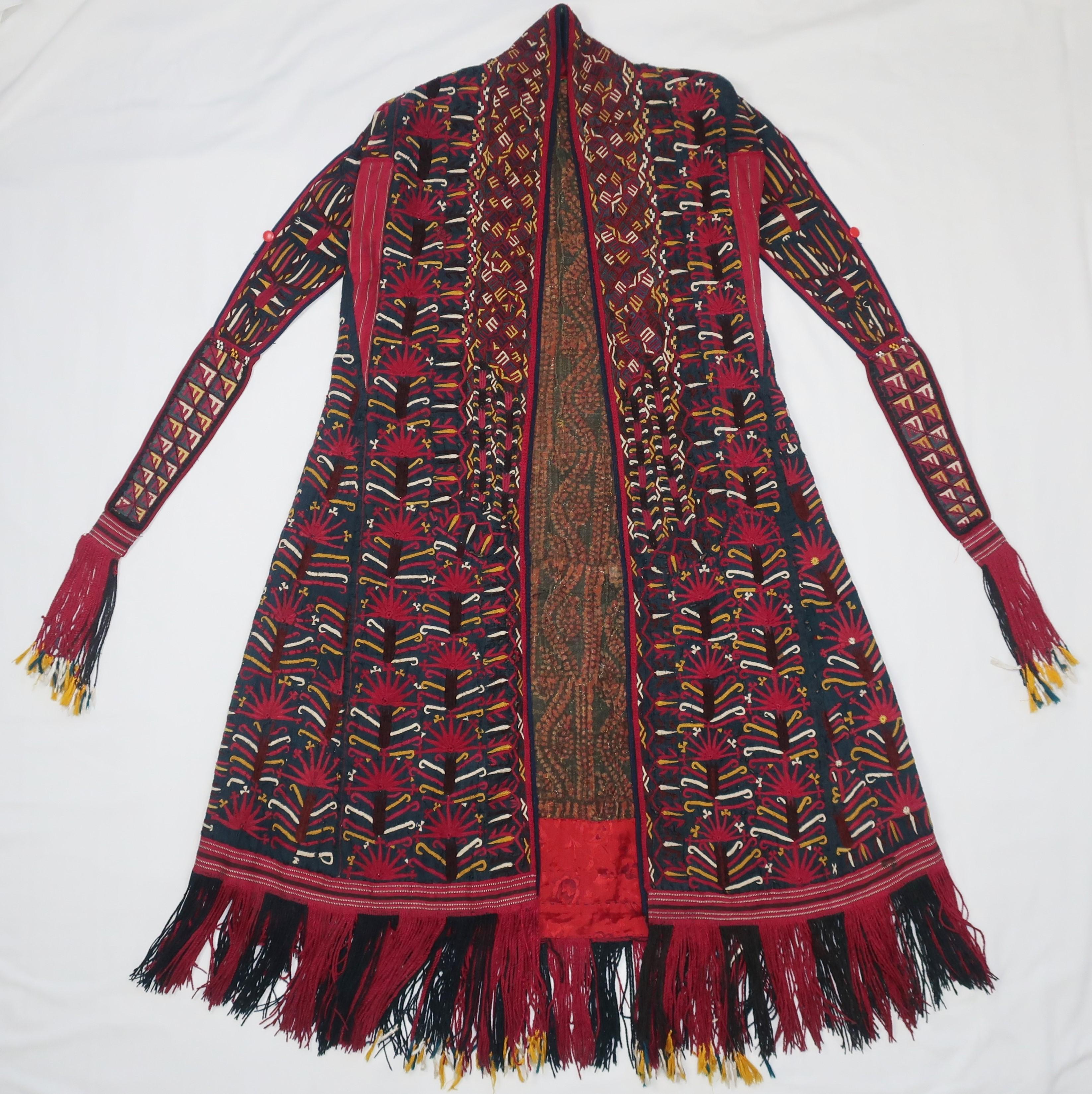 19th Century Central Asian Embroidered Chyrpy Mantle Cloak For Sale 5