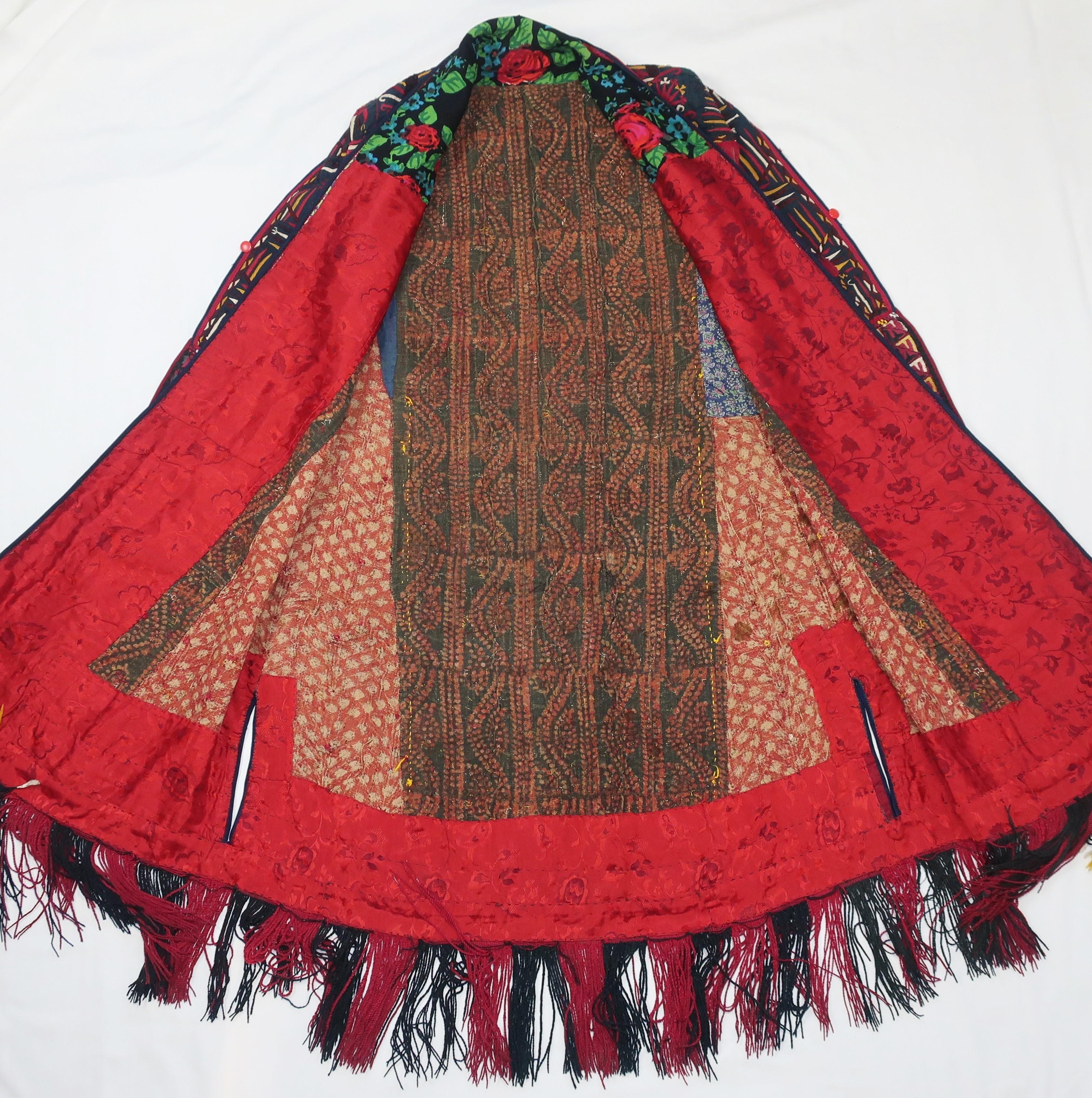 19th Century Central Asian Embroidered Chyrpy Mantle Cloak For Sale 6