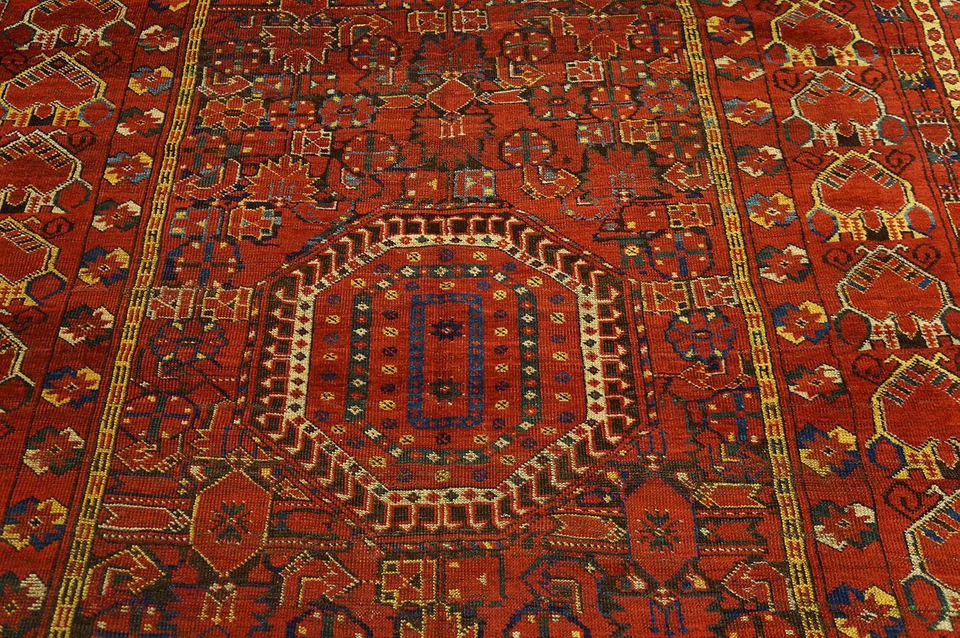 Late 19th Century 19th Century Central Asian Ersari-Beshir Gallery Carpet (6'6