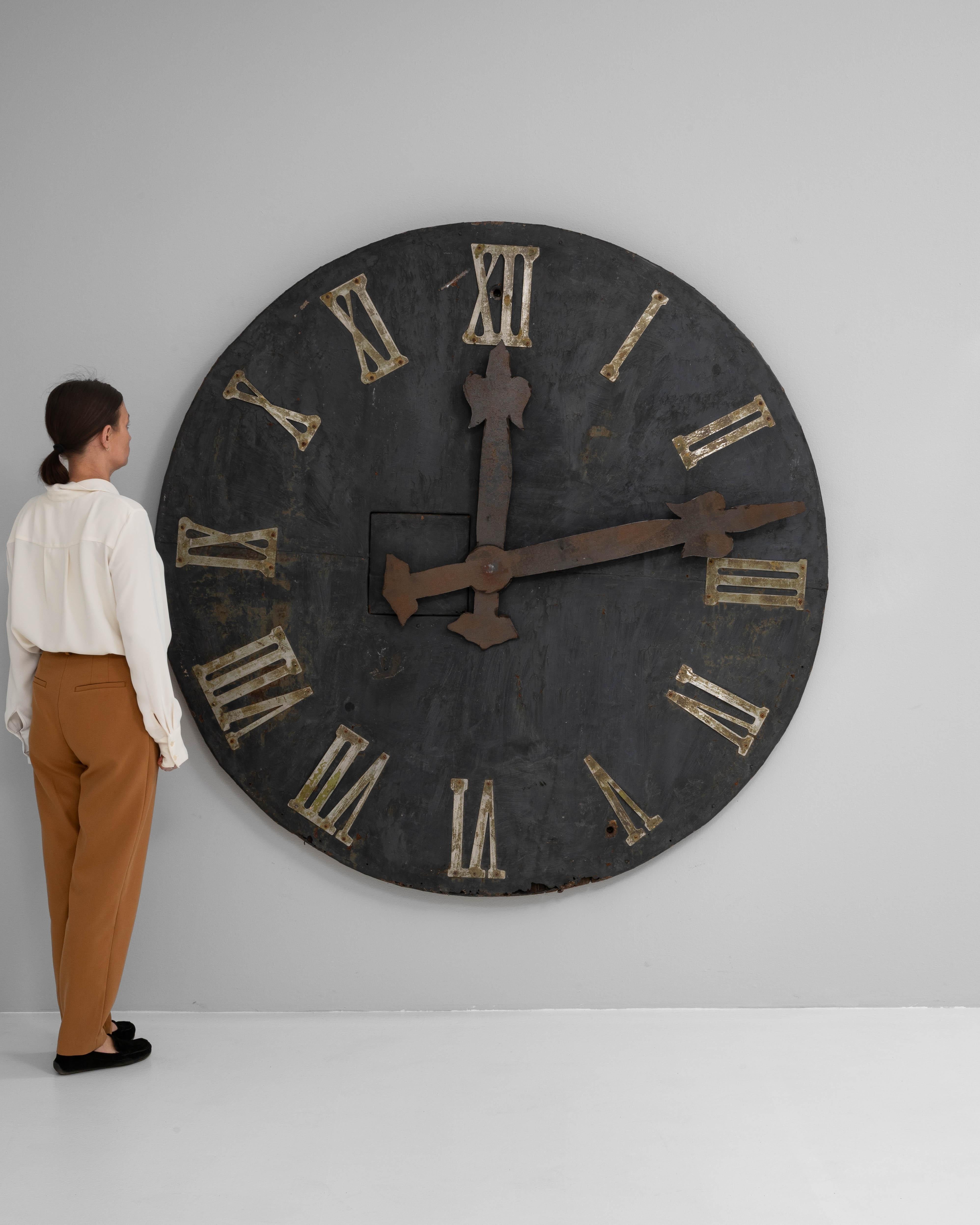 XIXe siècle Horloge murale en métal industriel d'Europe centrale du 19e siècle en vente