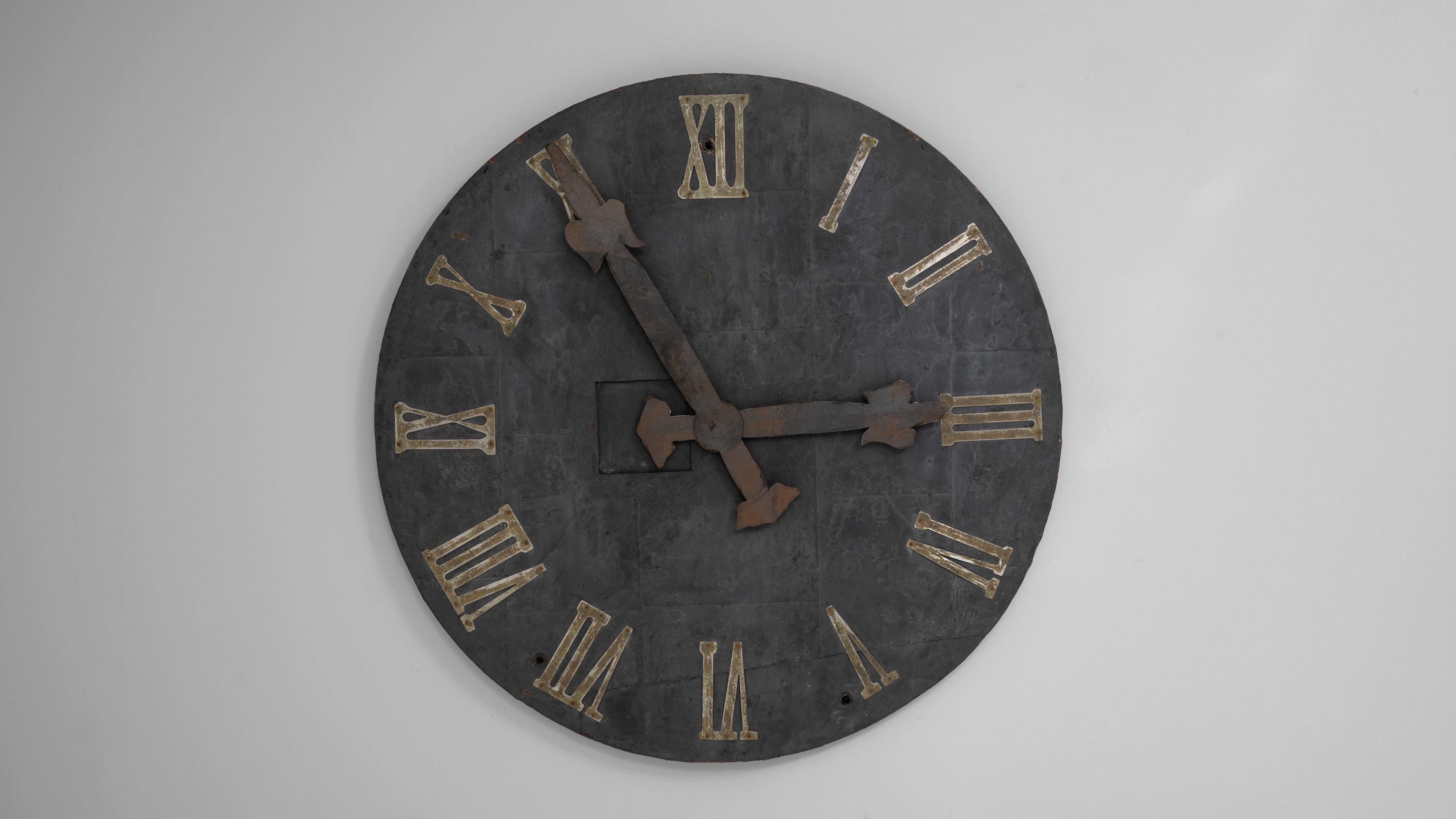 Orologio da parete in metallo industriale dell'Europa centrale del XIX secolo in vendita 3