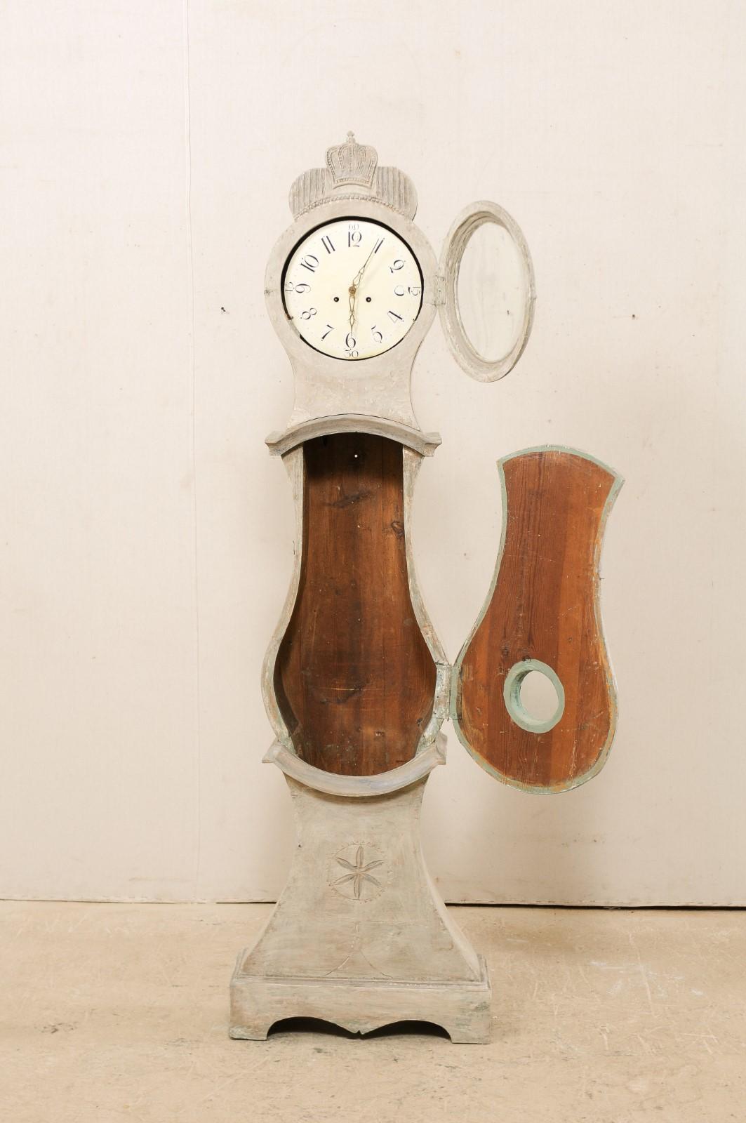 19th Century Central Swedish Floor Clock with Original Metal Face and Hands 1