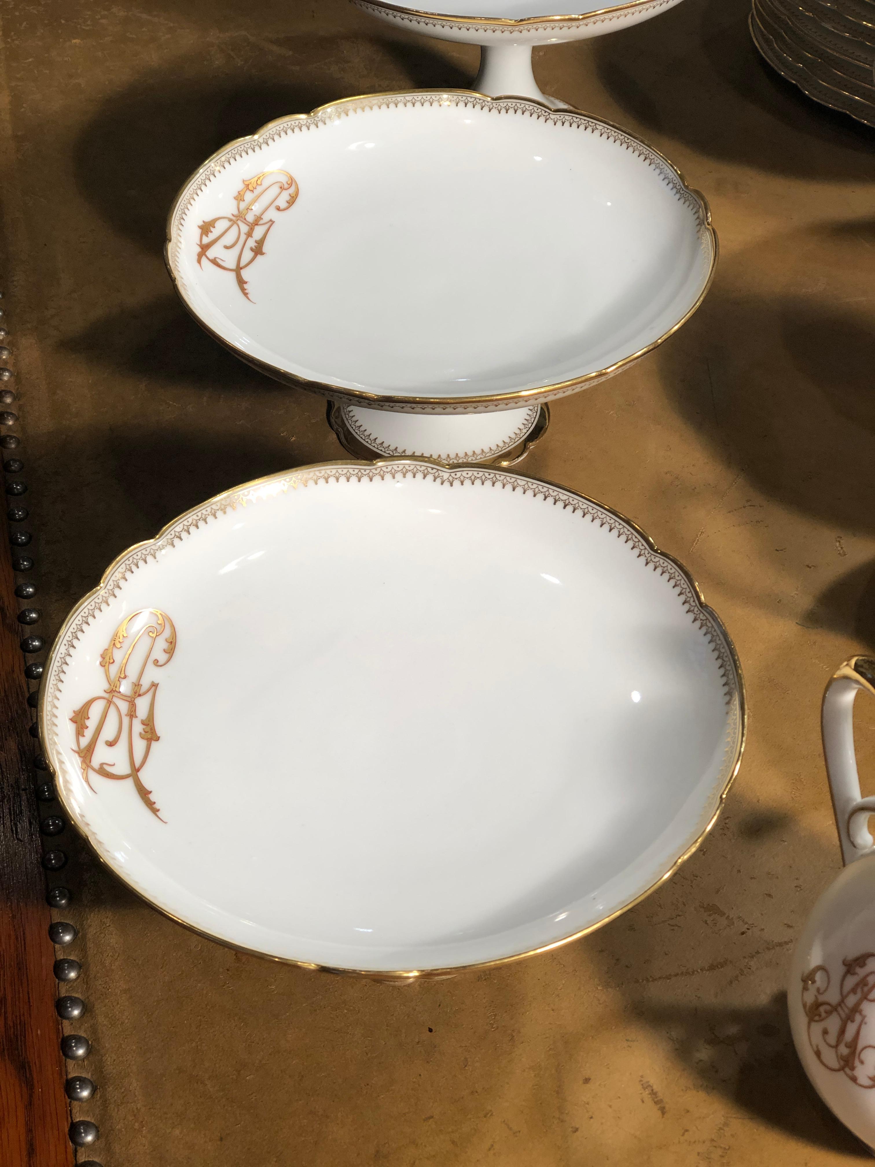 Late 19th Century 19th Century Ceramic Ginori Dinnerware Set Consisting of 102 Pieces, 1880s