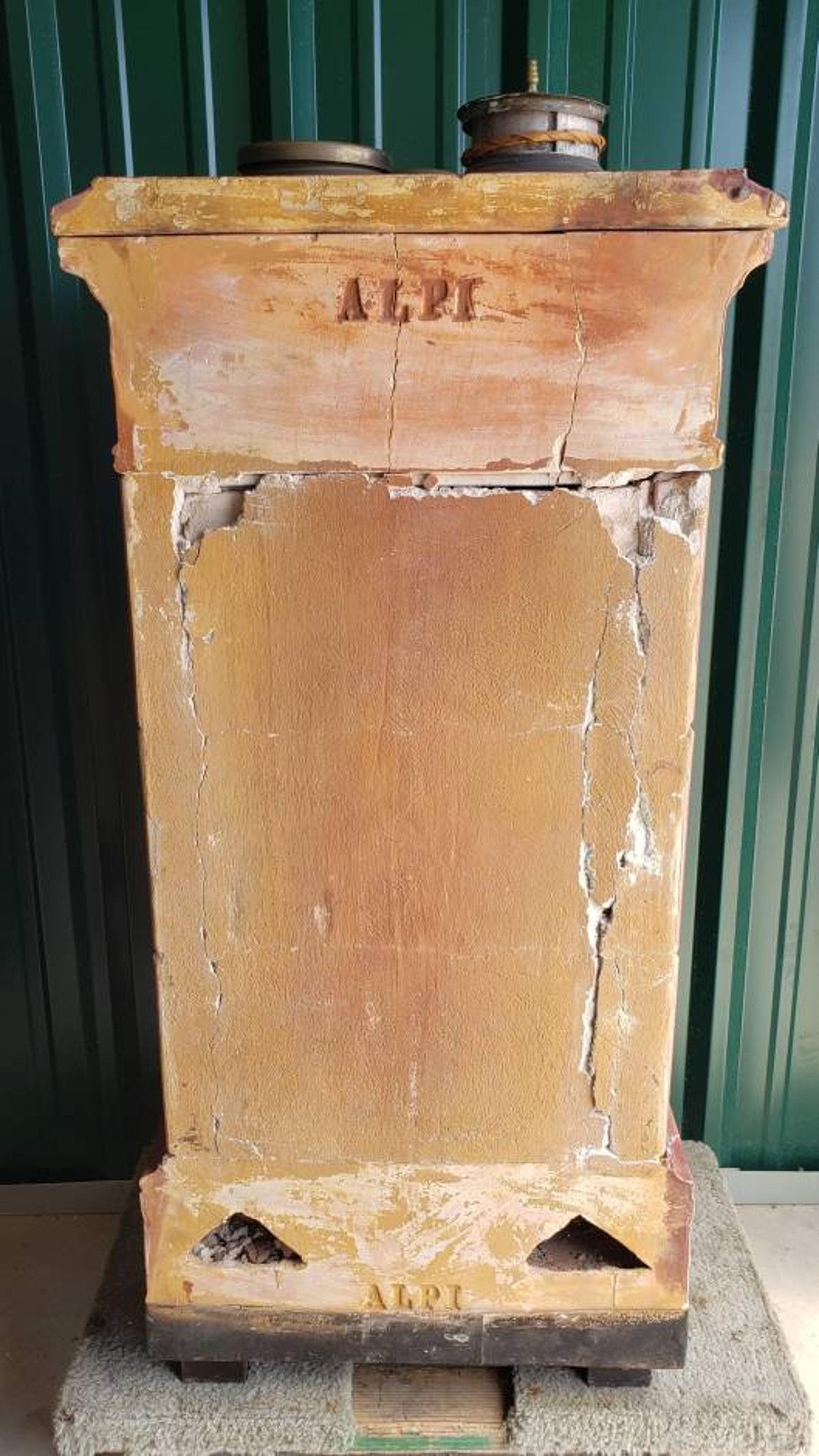 19th Century European Fratelli Pozzoli Majolica Ceramic Tile Heating Stove  In Good Condition In Forney, TX
