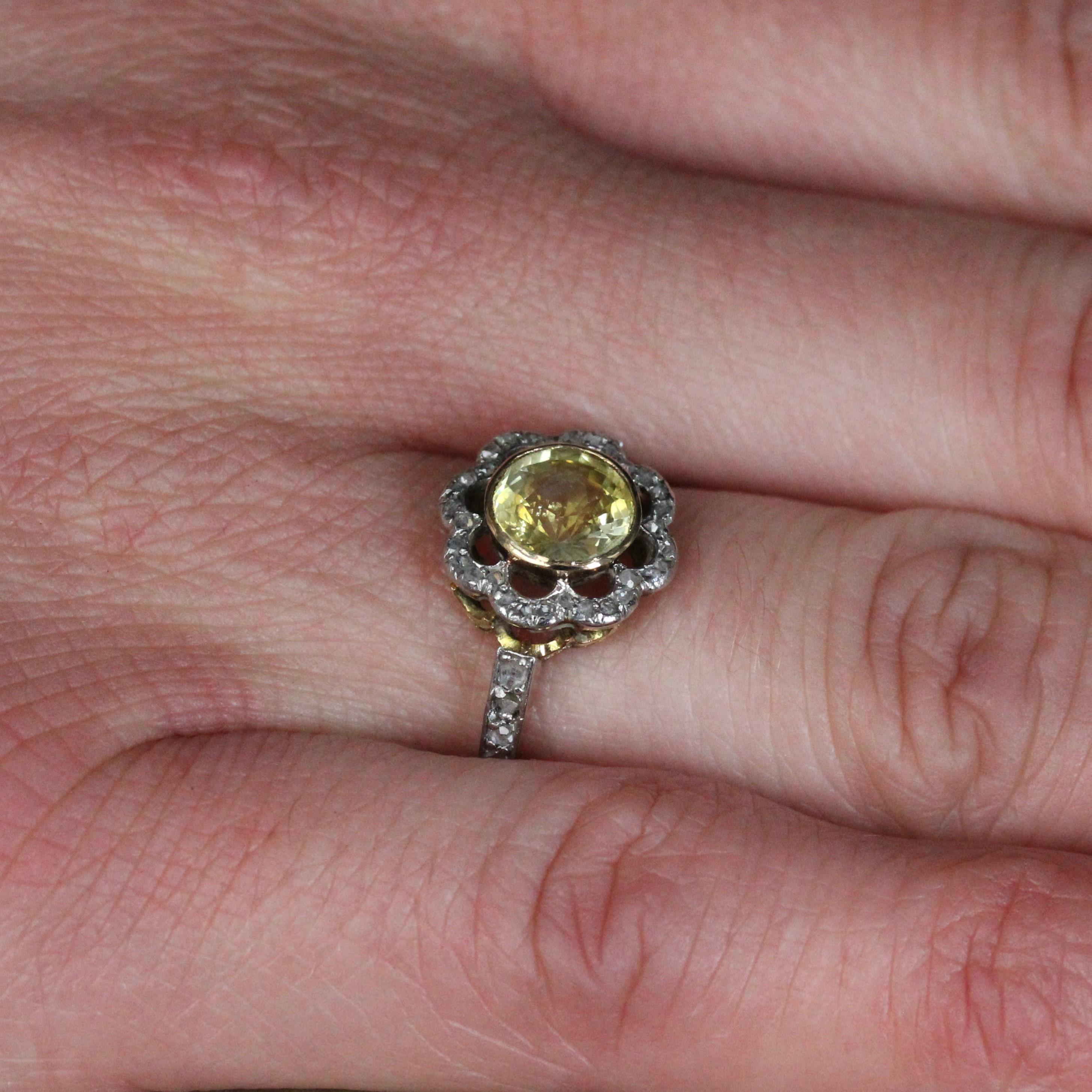 19th Century Ceylon Yellow Sapphire Diamonds 18 Karat Yellow Gold Flower Ring For Sale 6