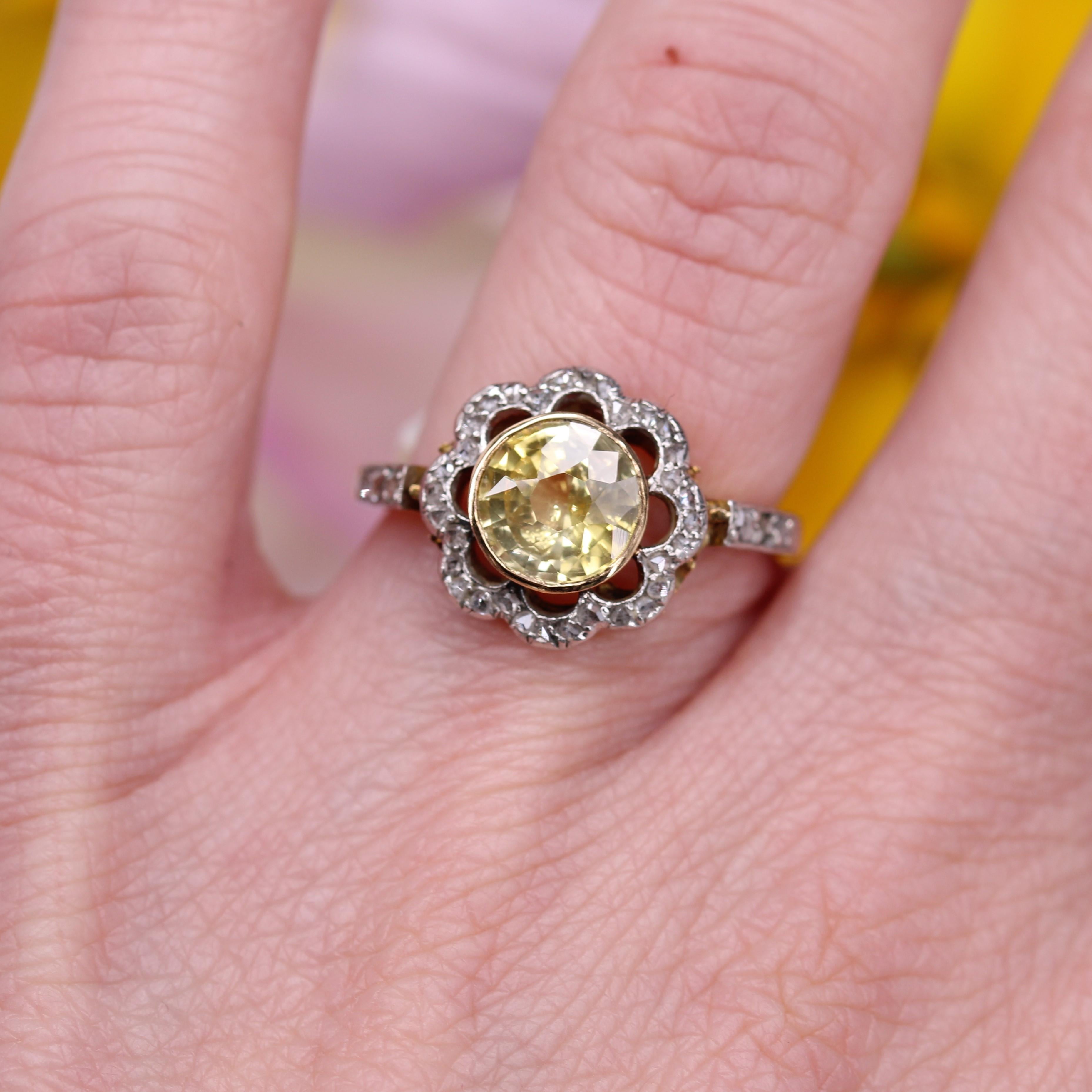 19th Century Ceylon Yellow Sapphire Diamonds 18 Karat Yellow Gold Flower Ring For Sale 9