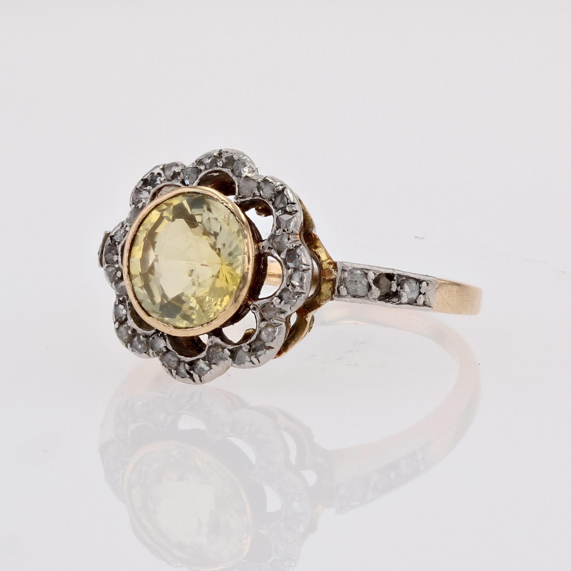 19th Century Ceylon Yellow Sapphire Diamonds 18 Karat Yellow Gold Flower Ring For Sale 2
