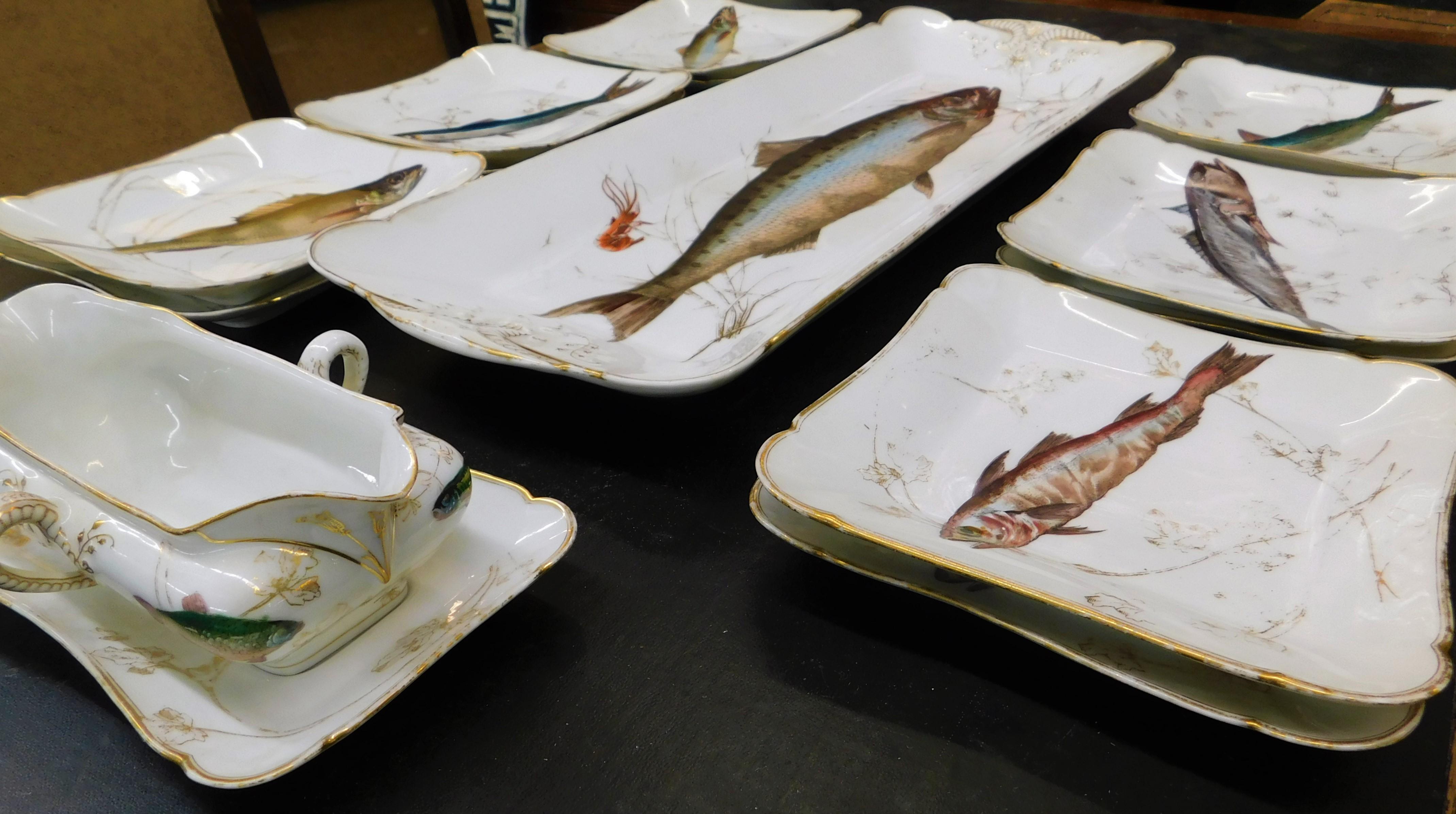 Aesthetic Movement 19th Century C.H. Field Haviland Limoges France 15 Piece Fish Serving Set