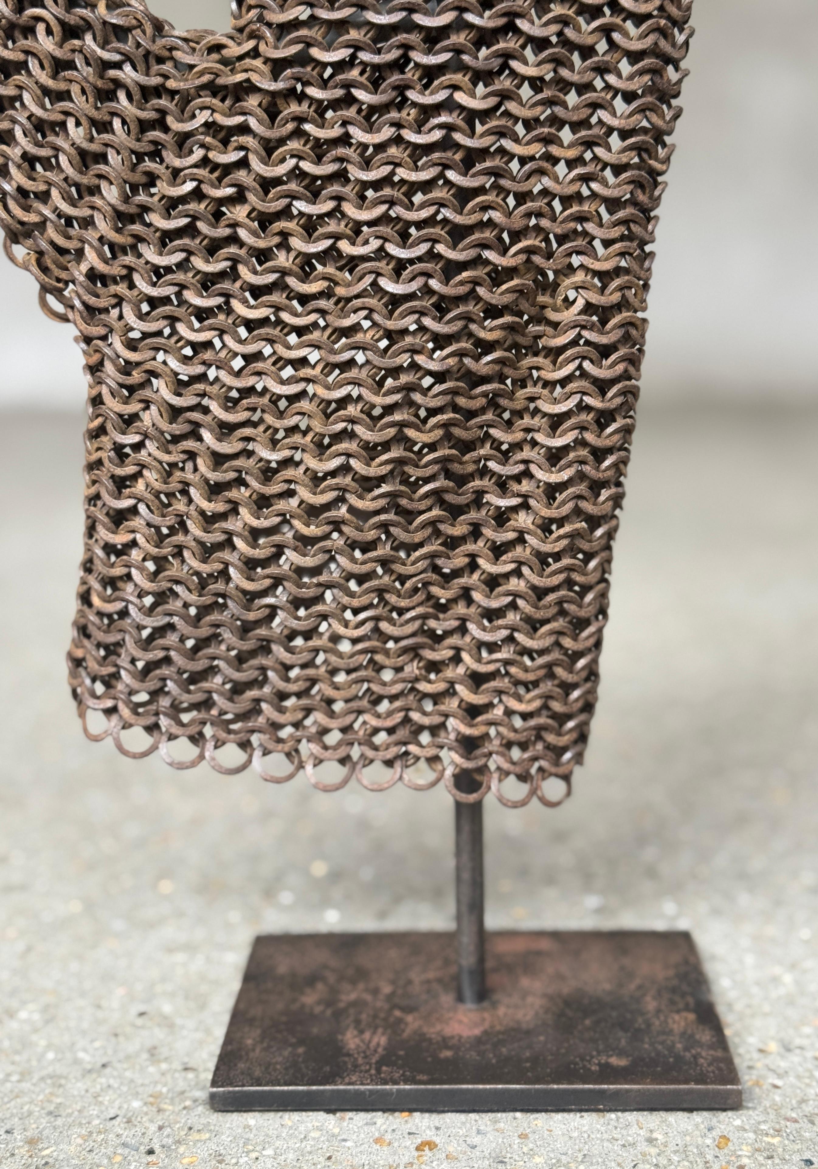 Guanto d'armatura in cotta di maglia del XIX secolo proveniente dall'Argentina In condizioni buone in vendita a Wainscott, NY