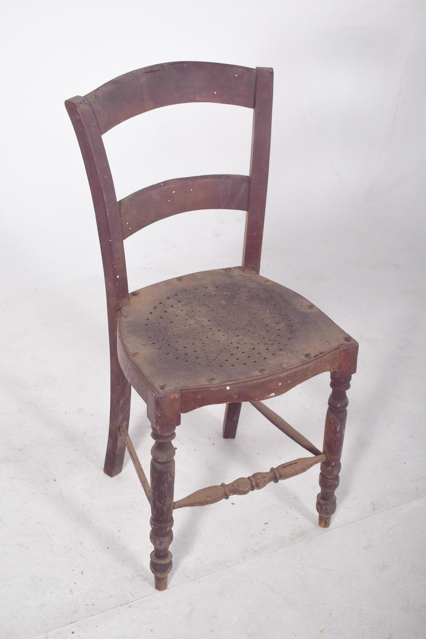 British 19th Century Chair with Openwork Wooden Seat For Sale
