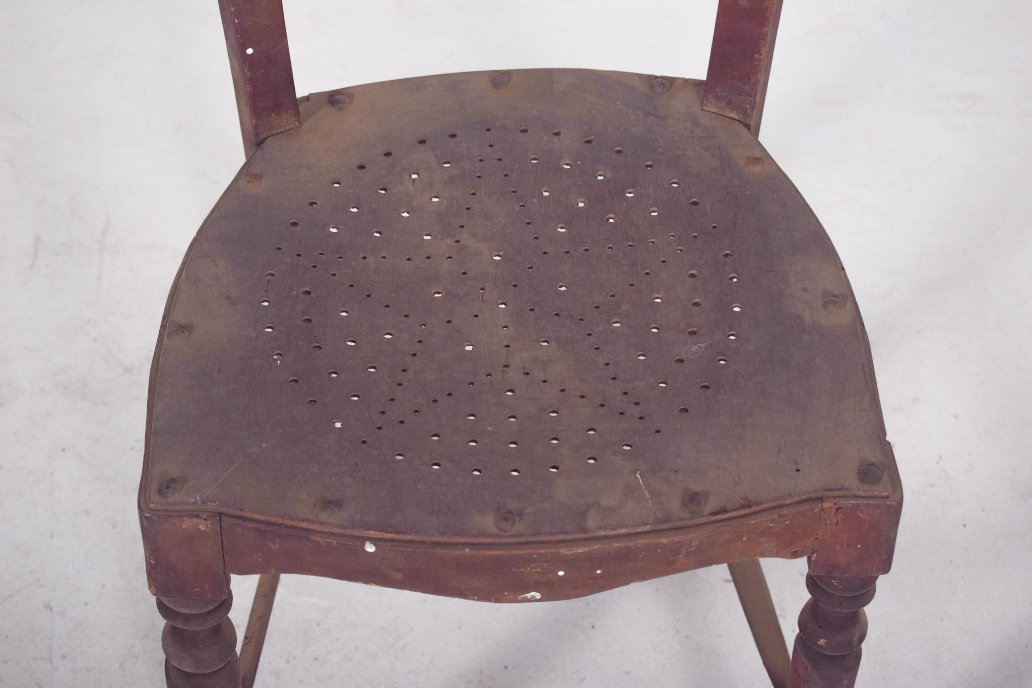 19th Century Chair with Openwork Wooden Seat For Sale 2