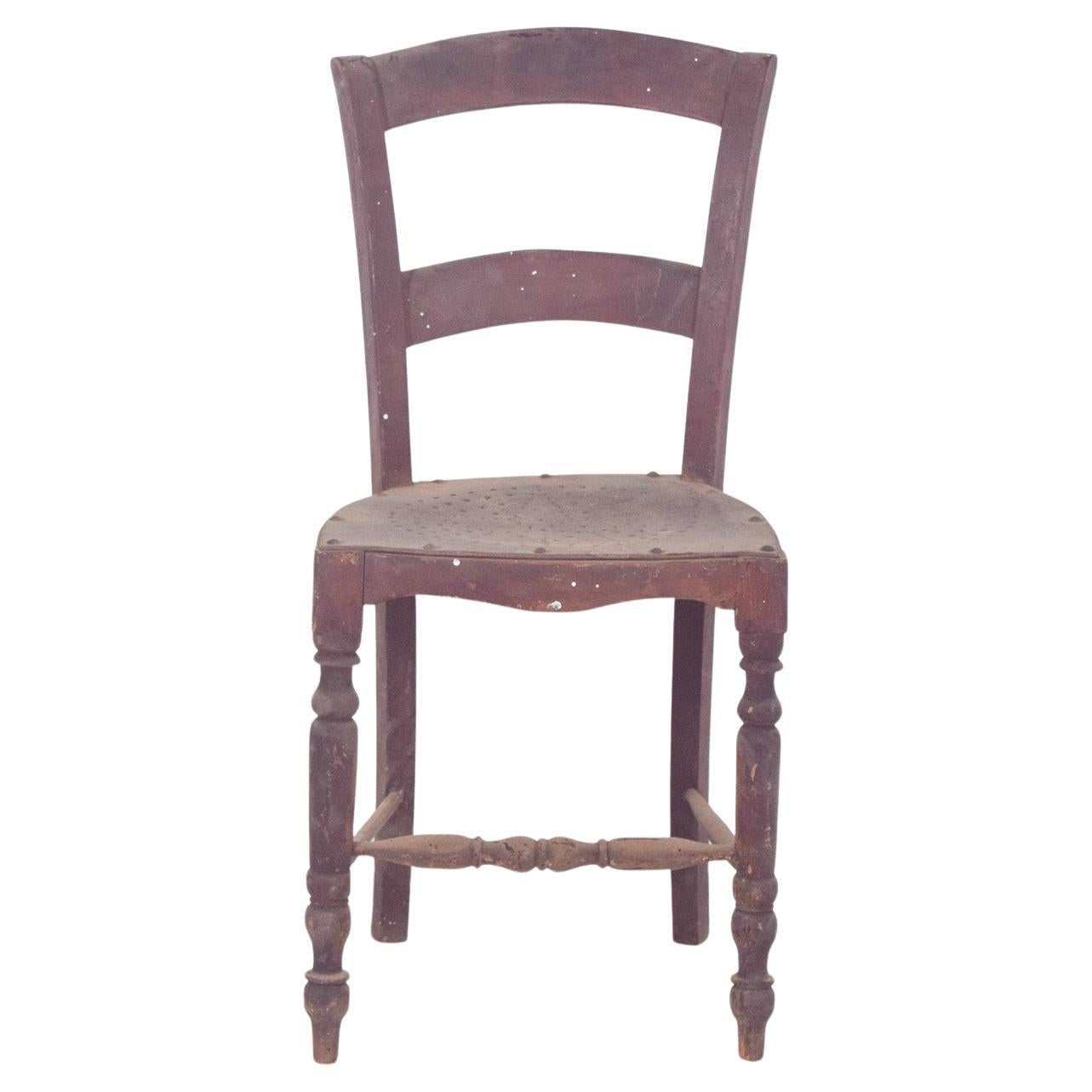 Stuhl mit durchbrochenem Holzsitz aus dem 19.
