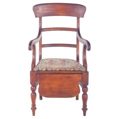 Silla del siglo XIX con tapicería de rayas