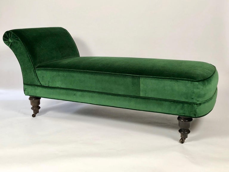 19th Century Chaise Longue in Emerald Green Velvet at 1stDibs | emerald  green velvet chaise lounge, chaise lounge emerald green, green velvet chaise  longue