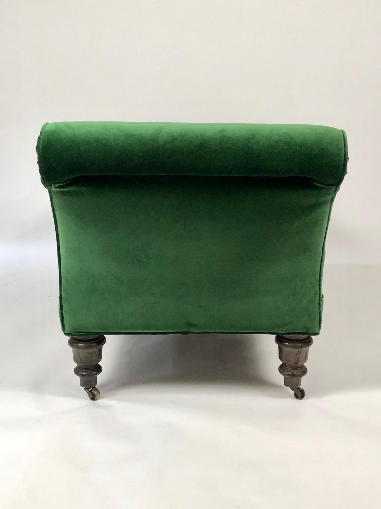 American 19th Century Chaise Longue in Emerald Green Velvet