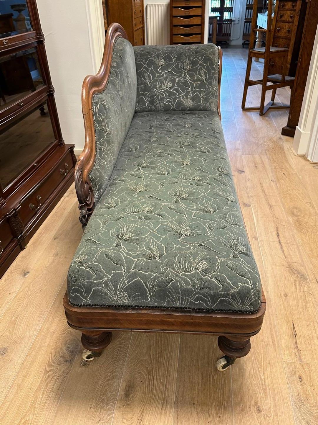 19th Century Chaise lounge In Good Condition For Sale In BEEKBERGEN, NL
