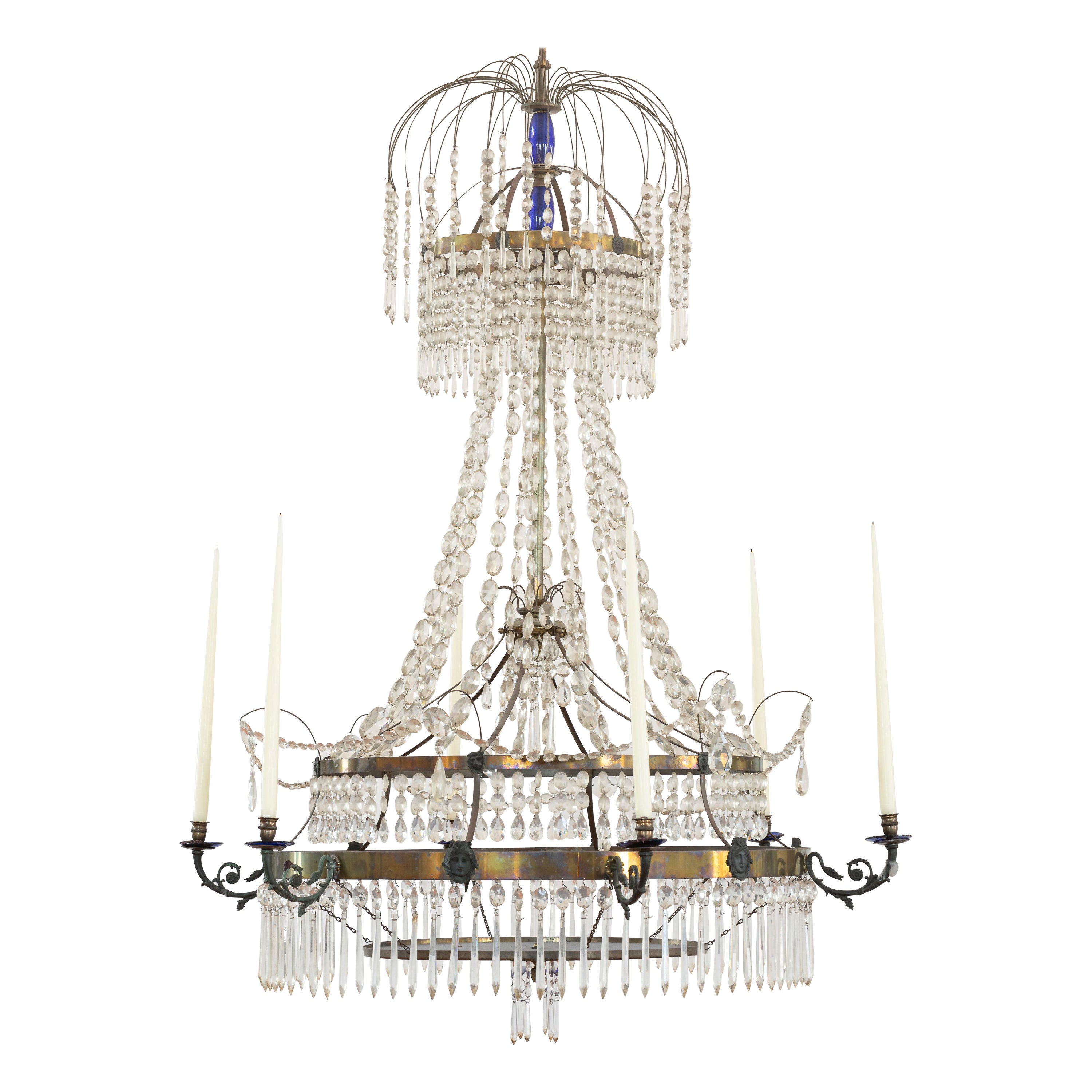 Lampadario del XIX secolo in ottone con cristalli tagliati e accenti di vetro cobalto
