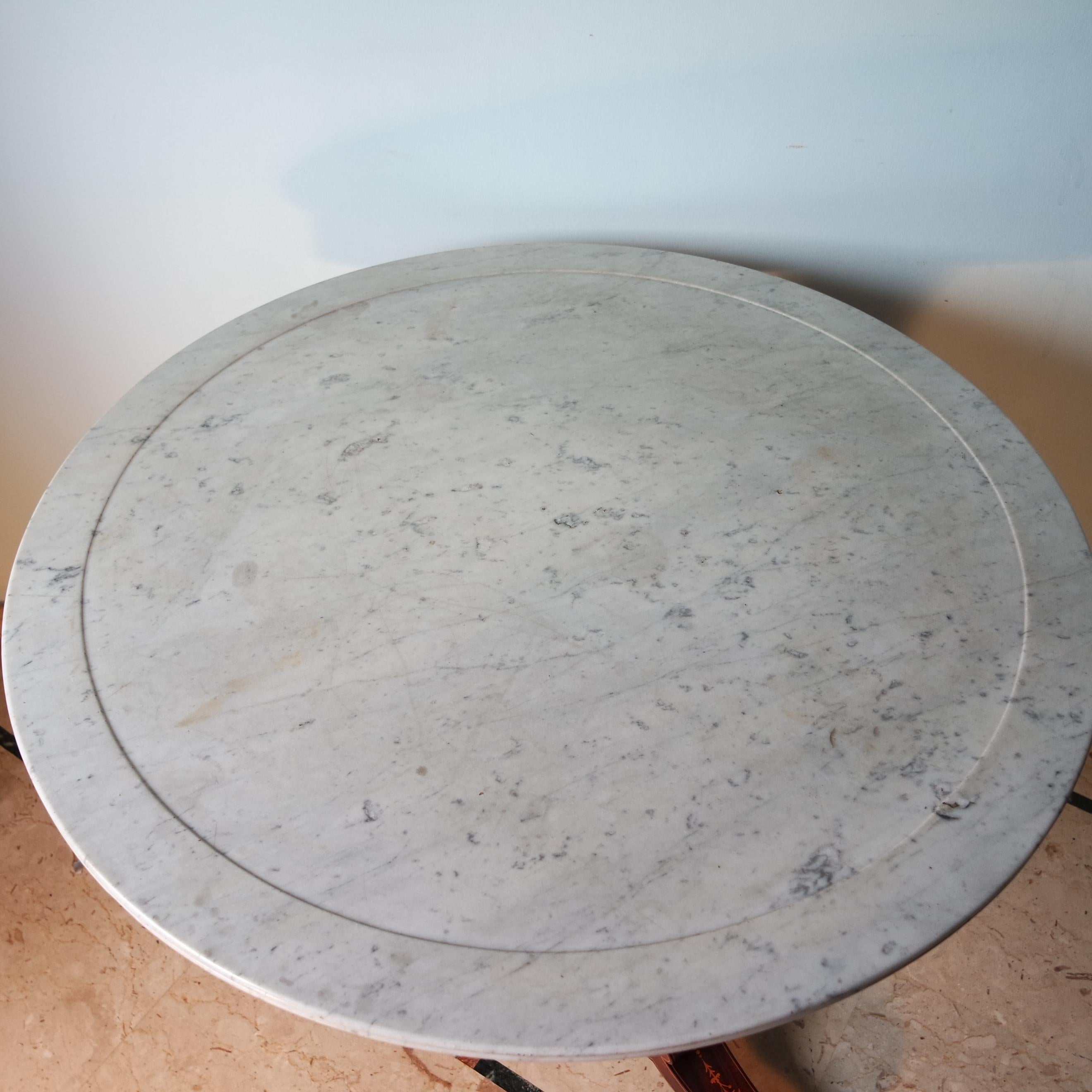 19th Century Charles X French Inlaid Carrara Marble Top Round Table For Sale 1