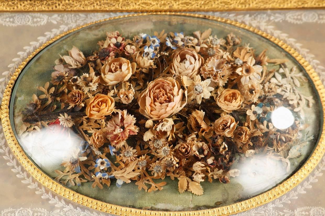 French 19th Century Charles X Gilt Bronze and Mother of Pearl Box with Flowers For Sale