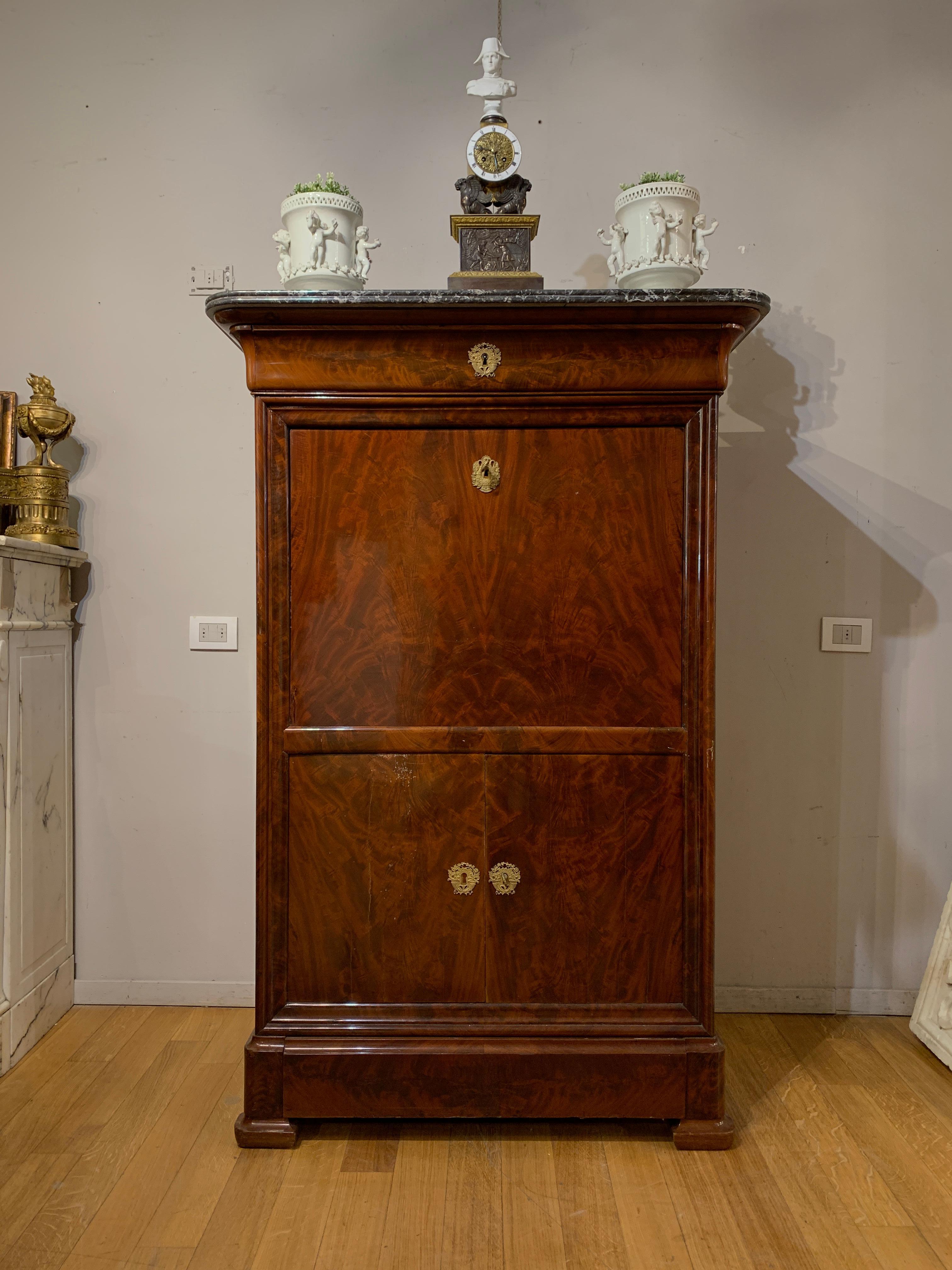 sECRÉTAIRE EN MAHOGANY CHARLES X DU 19e SIÈCLE 3