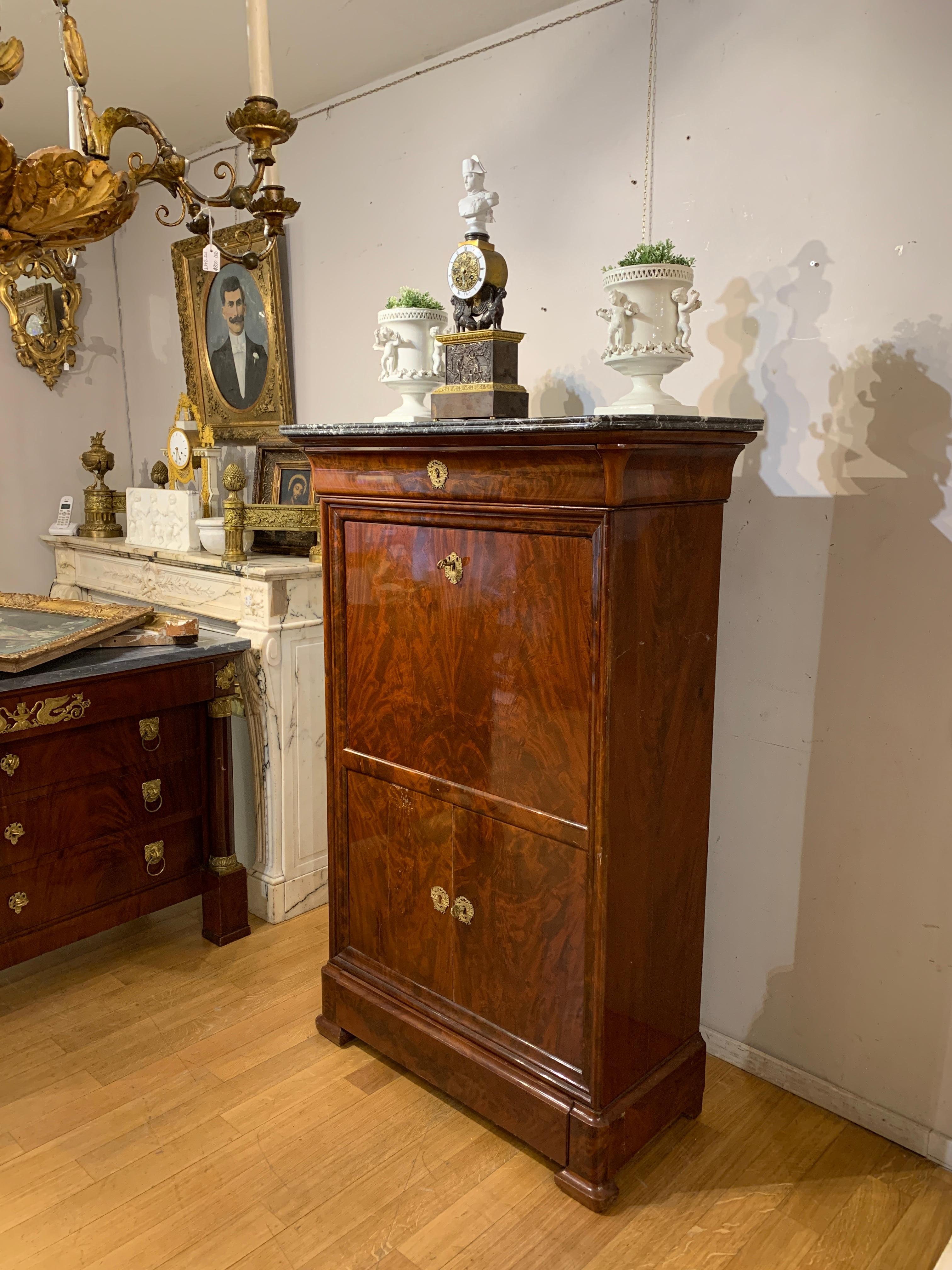 sECRÉTAIRE EN MAHOGANY CHARLES X DU 19e SIÈCLE 4