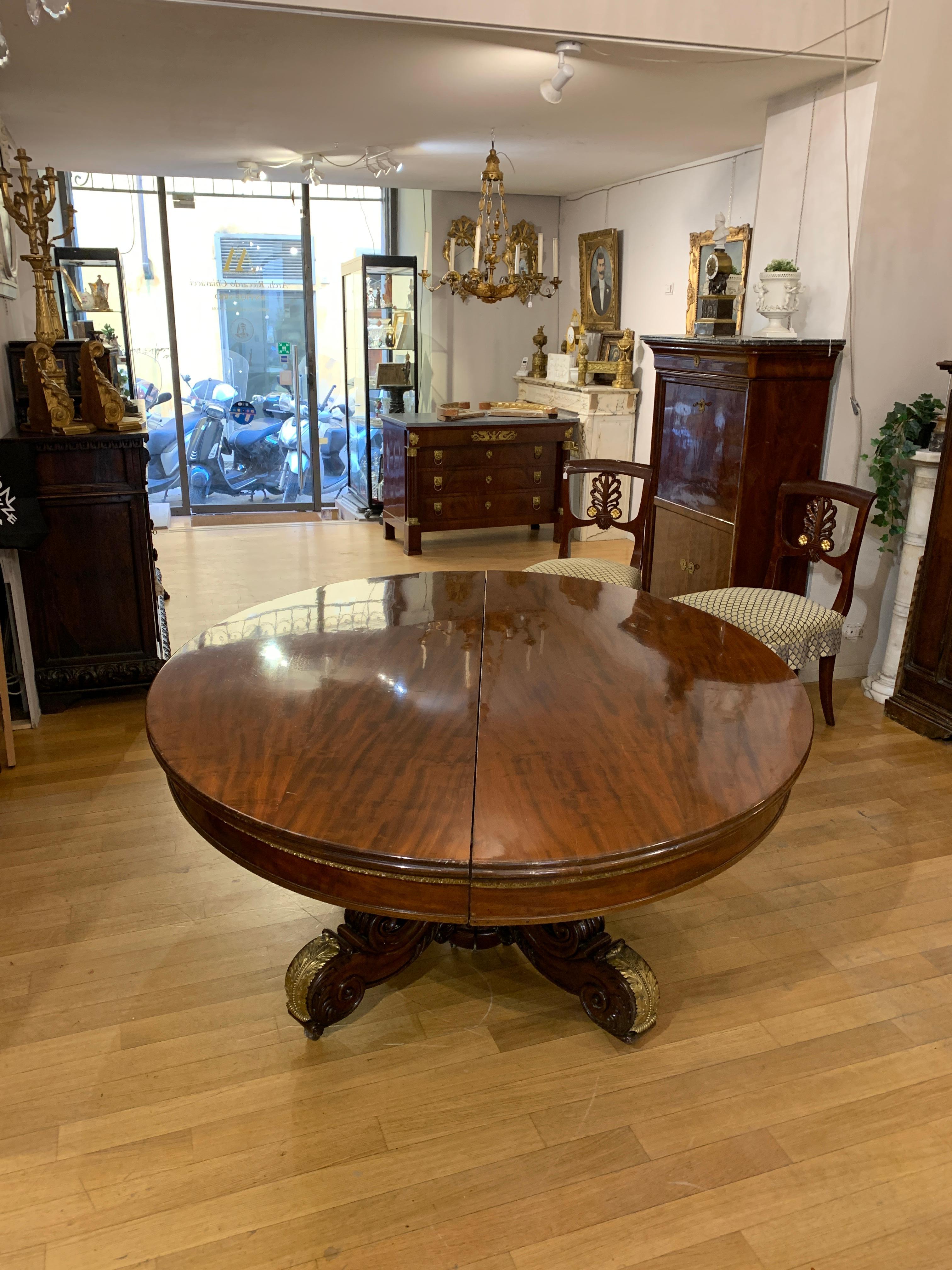 19th CENTURY CHARLES X OVAL TABLE IN SOLID MAHOGANY  For Sale 6