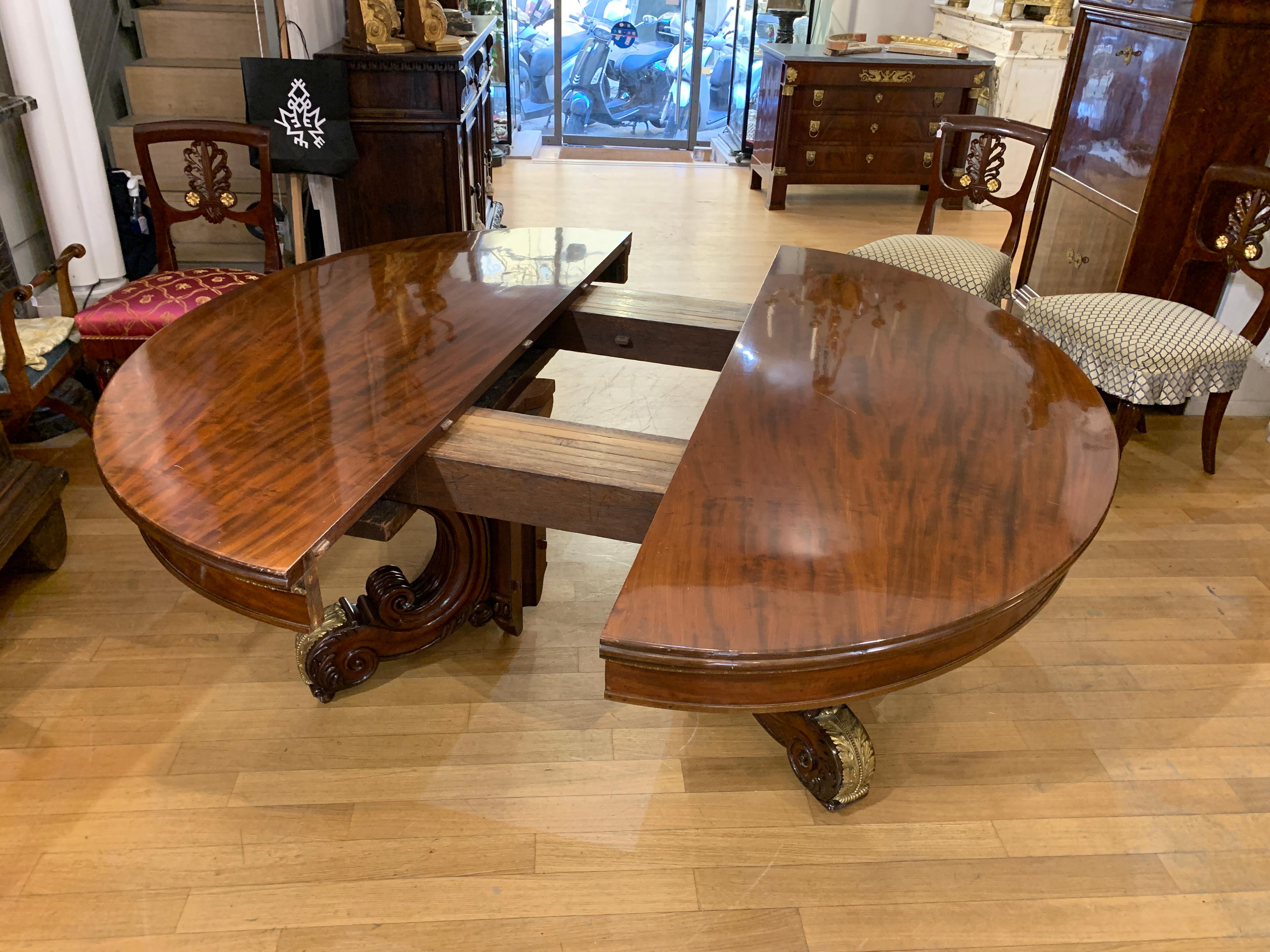 Gilt 19th CENTURY CHARLES X OVAL TABLE IN SOLID MAHOGANY  For Sale