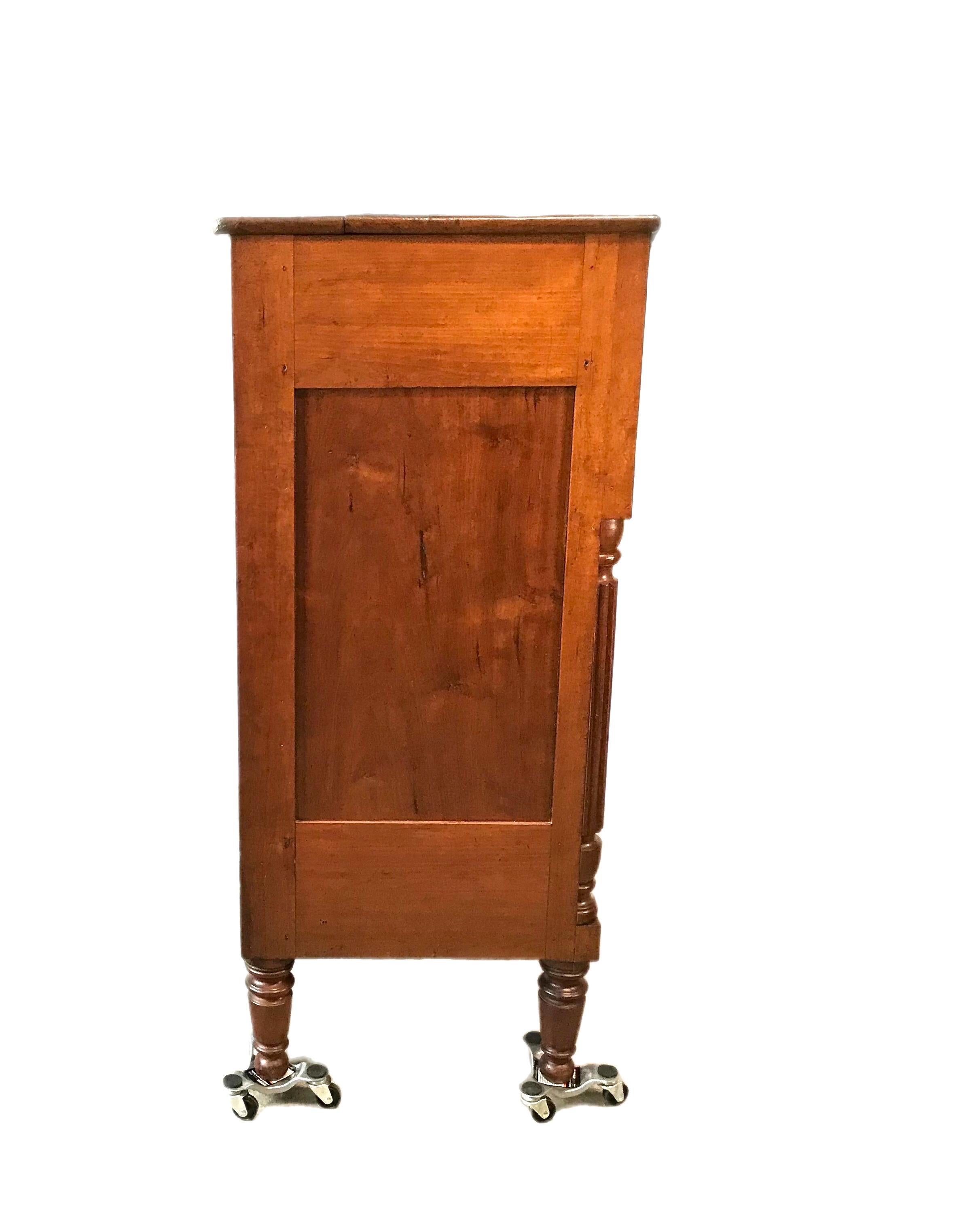 Sheraton 19th Century Cherry 4 Drawer Chest of Drawers For Sale