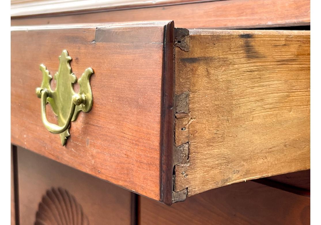 Highboy piatto in stile Queen Anne in ciliegio del XIX secolo in vendita 5