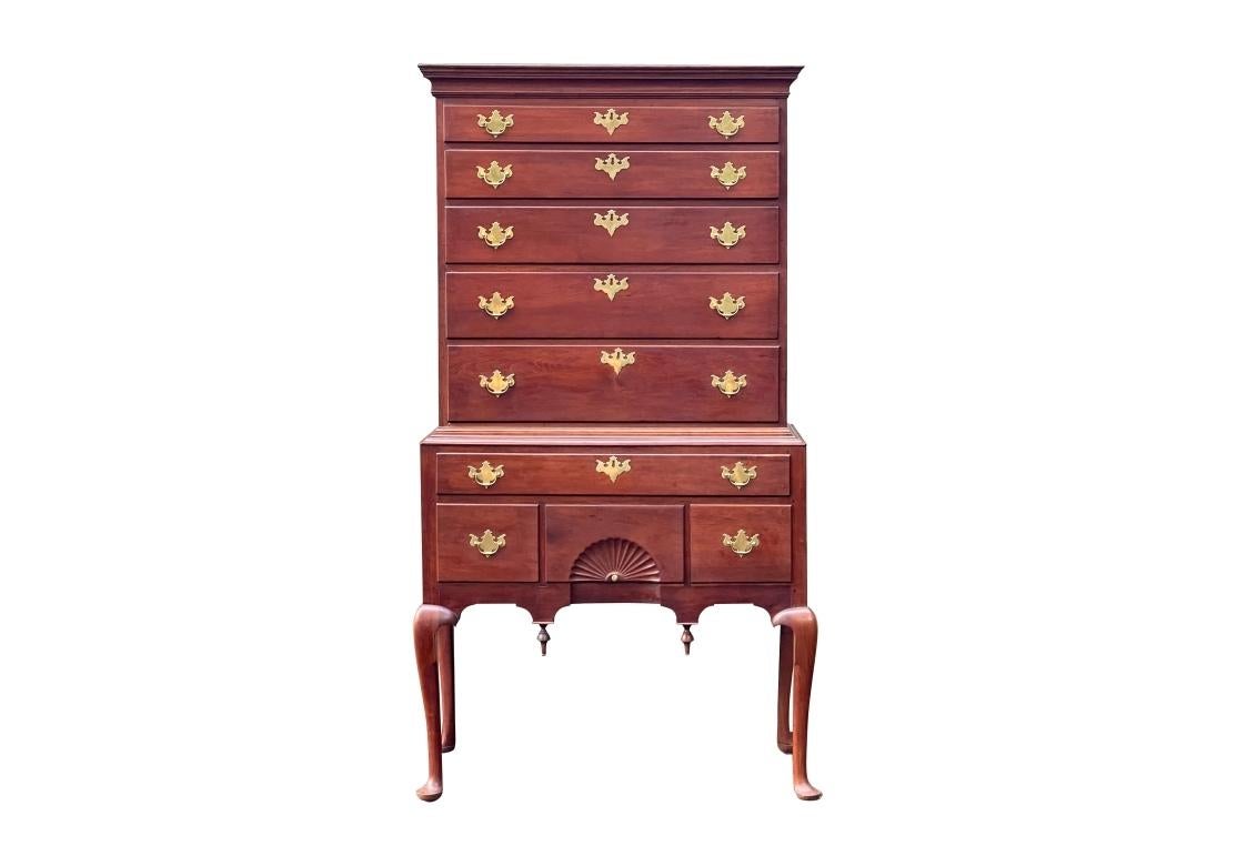 Highboy piatto in stile Queen Anne in ciliegio del XIX secolo in vendita 13