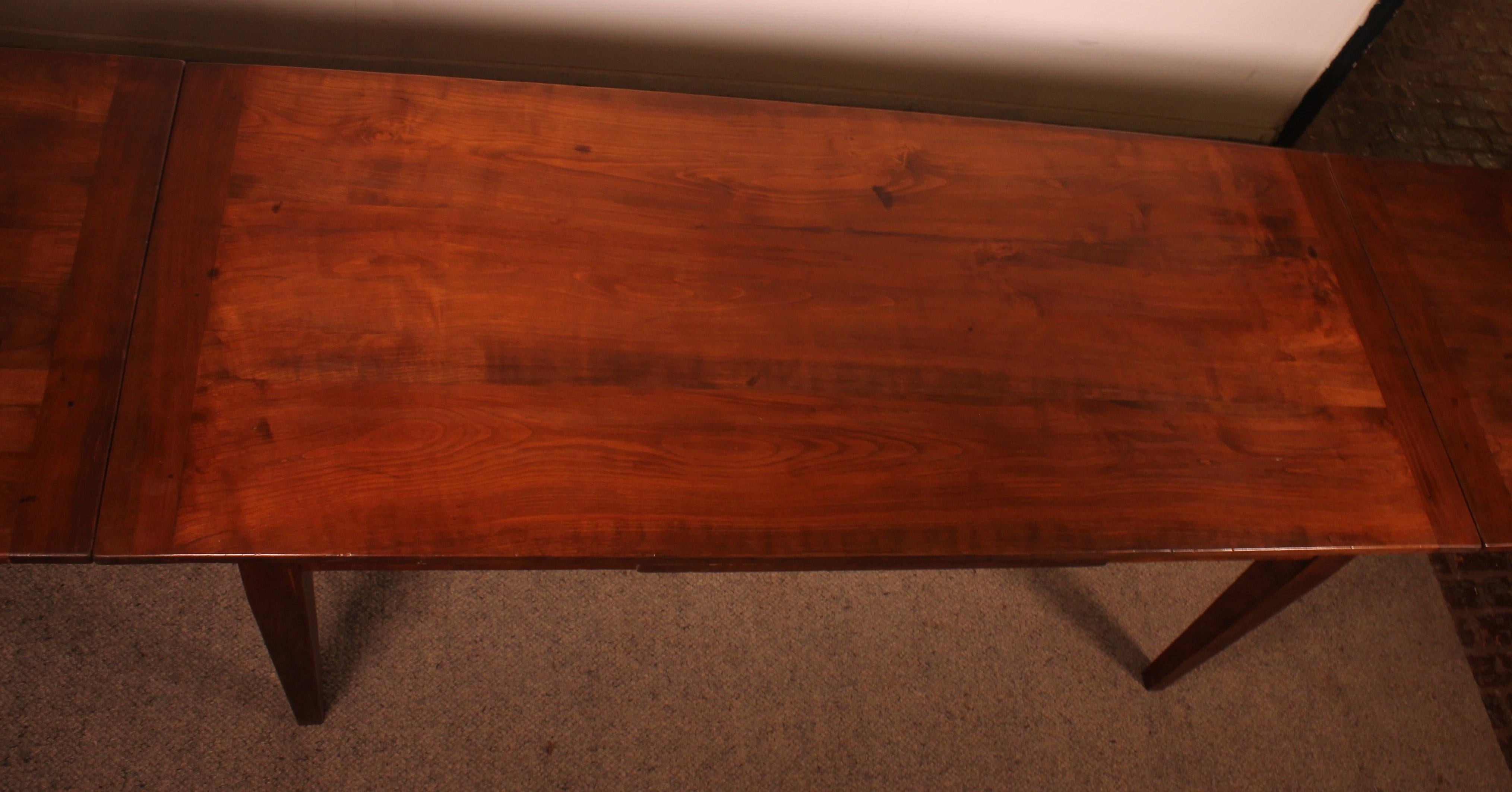 19th Century Cherry Wood Extending Table For Sale 7