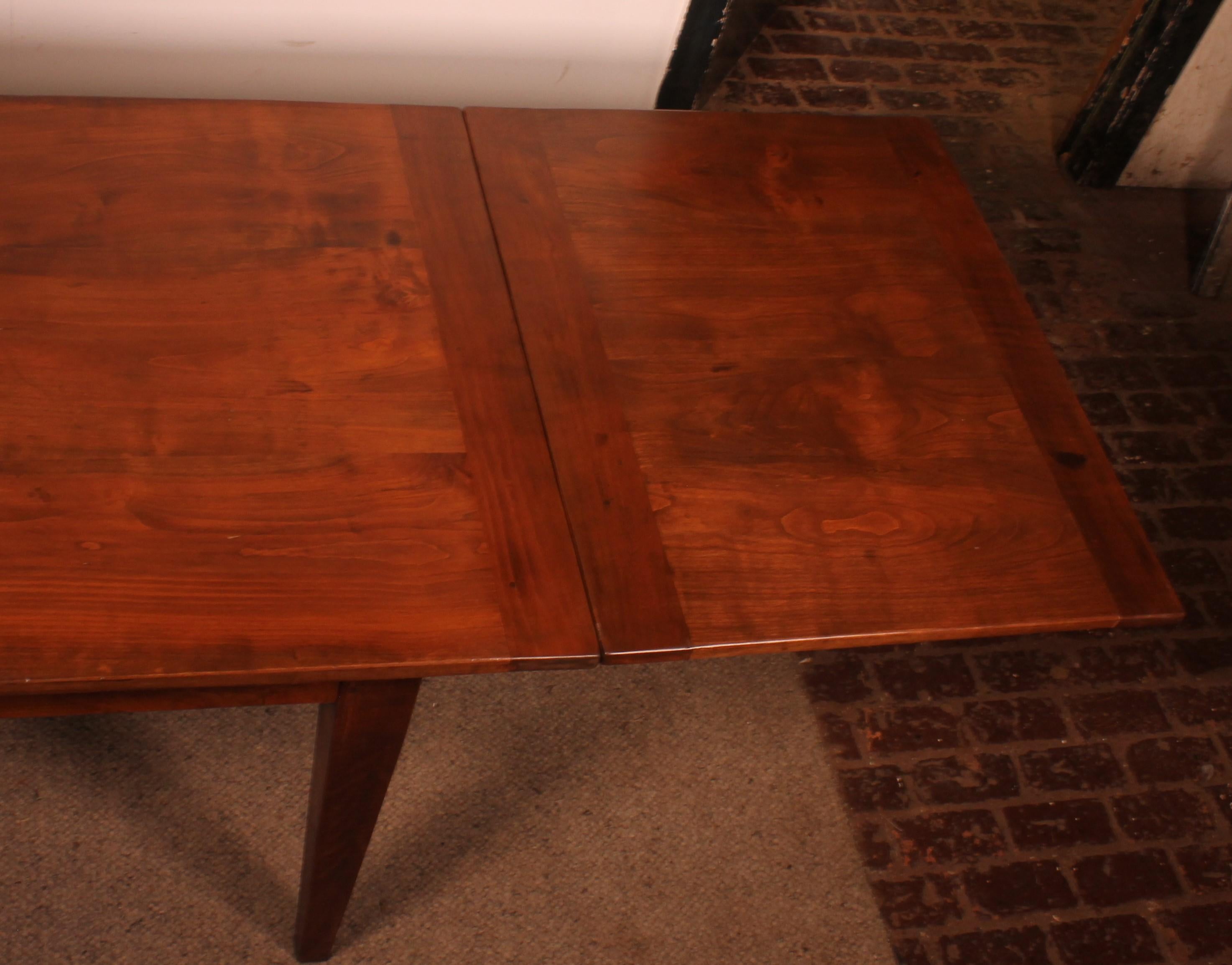 19th Century Cherry Wood Extending Table For Sale 8