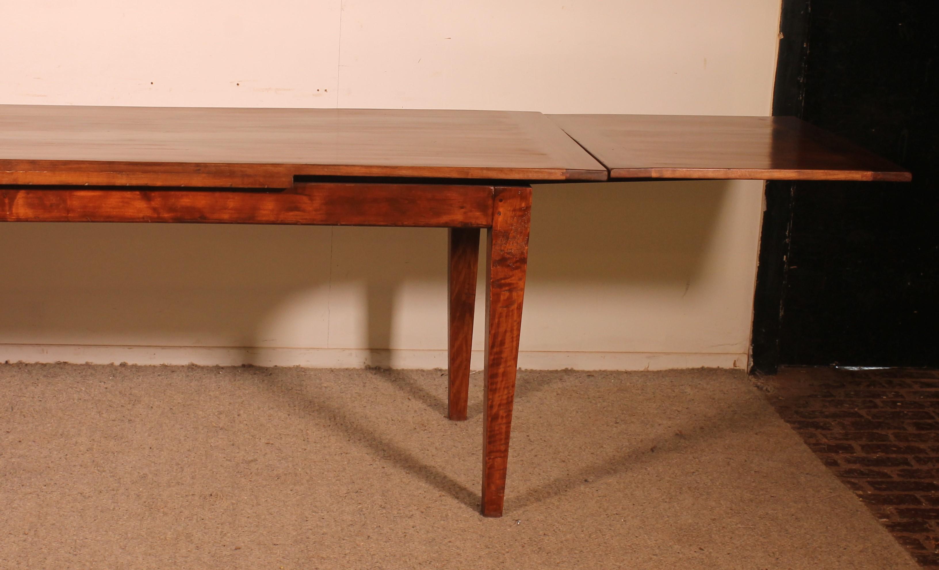 19th Century Cherry Wood Extending Table In Good Condition For Sale In Brussels, Brussels