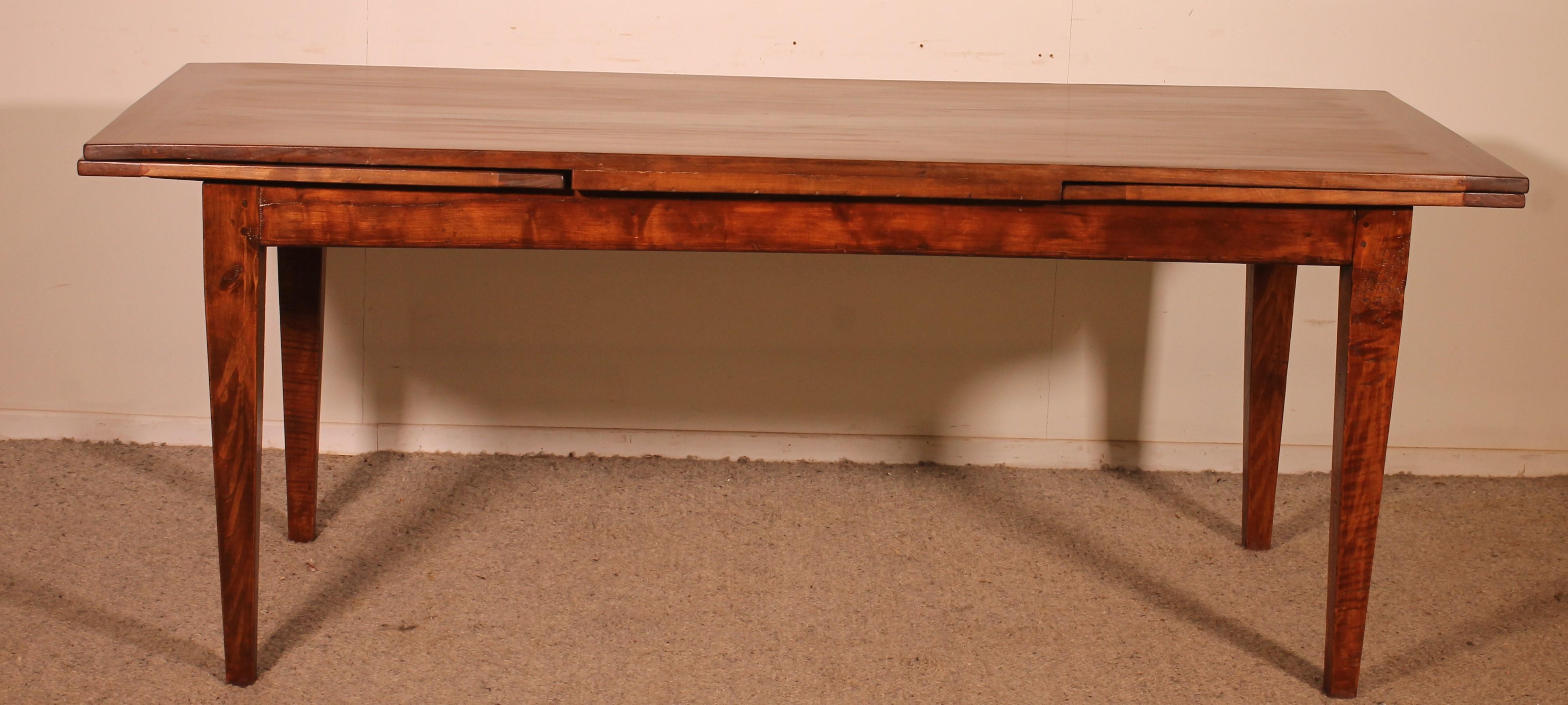 19th Century Cherry Wood Extending Table For Sale 2