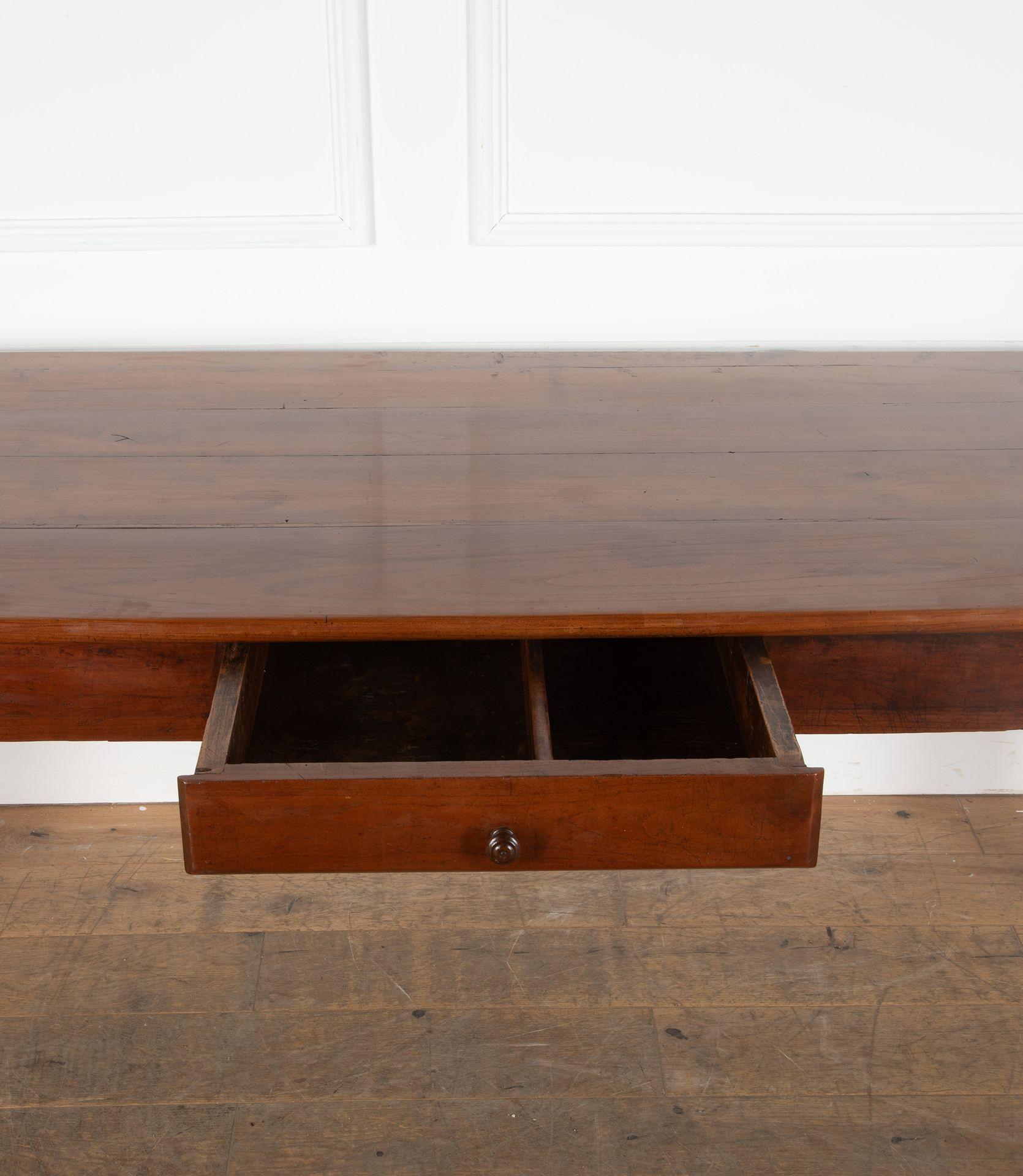 Table de ferme en cerisier du XIXe siècle en vente 3