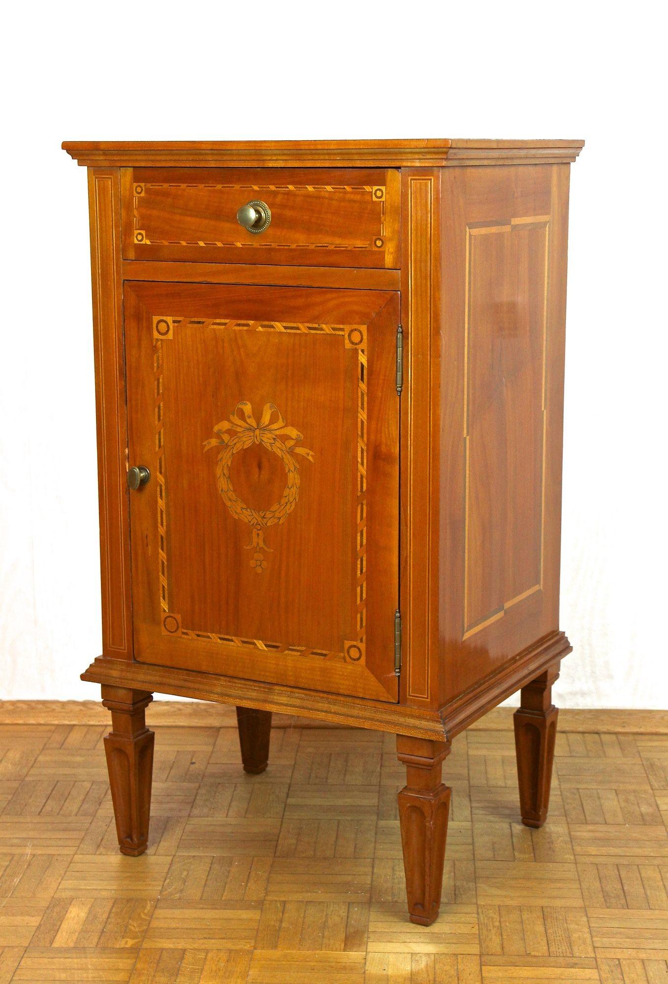 Meuble de rangement/table d'appoint/ Trumeau en merisier du 19ème siècle, Autriche, vers 1800 en vente 1