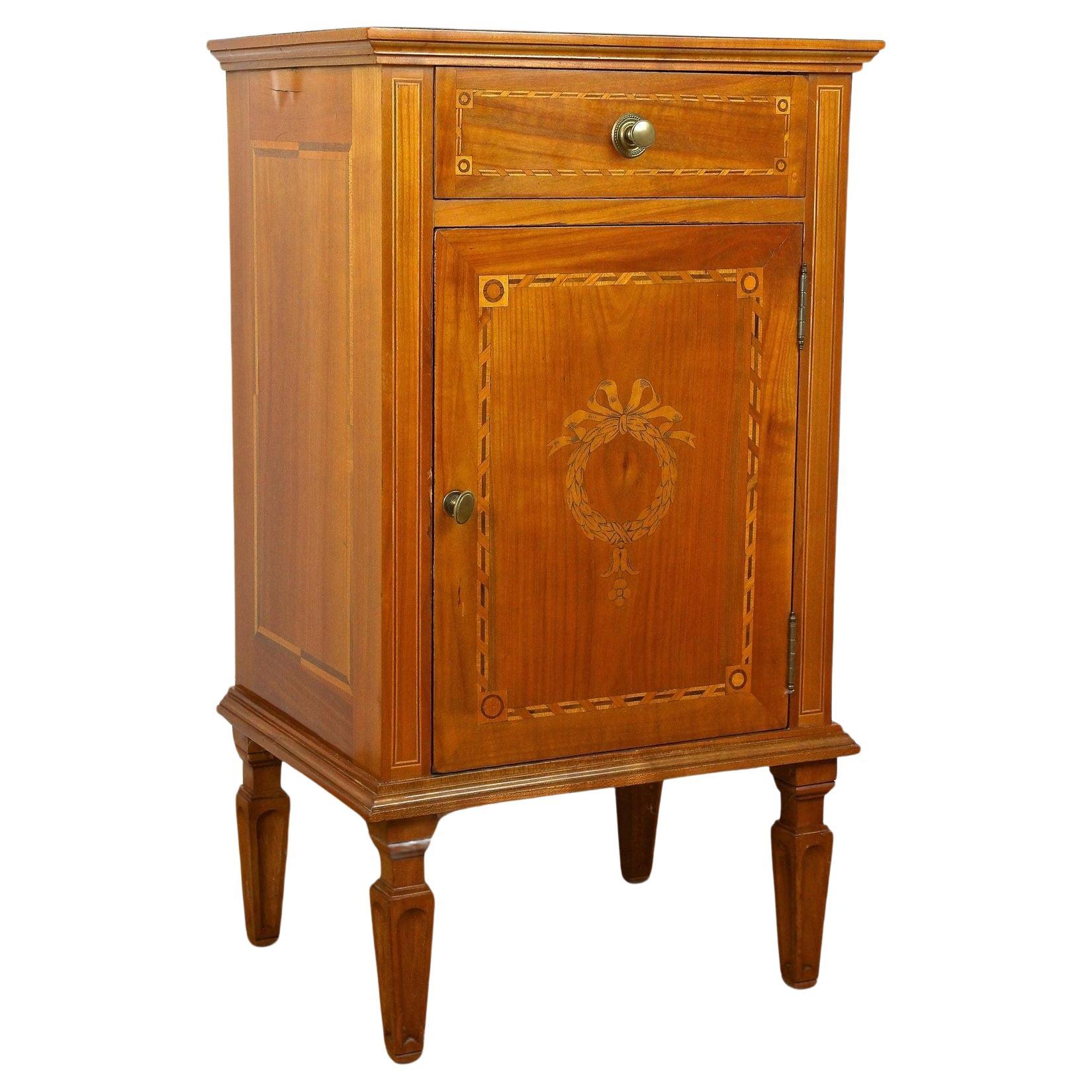 Pillar-Schrank/Beistelltisch aus Kirschbaumholz des 19. Jahrhunderts/ Trumeau, Österreich ca. 1800