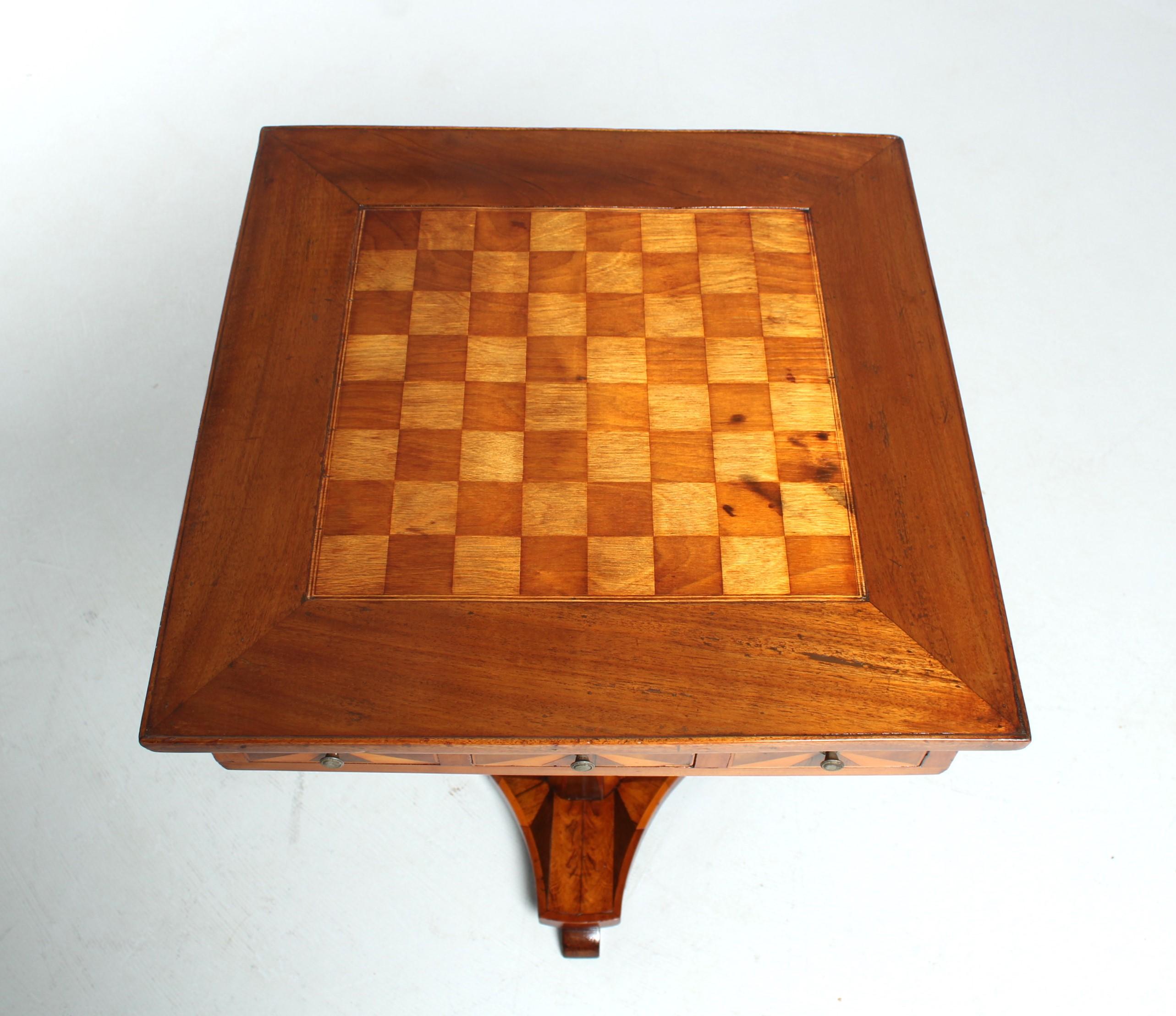 19th Century Chess Table with Wonderful Patina 1