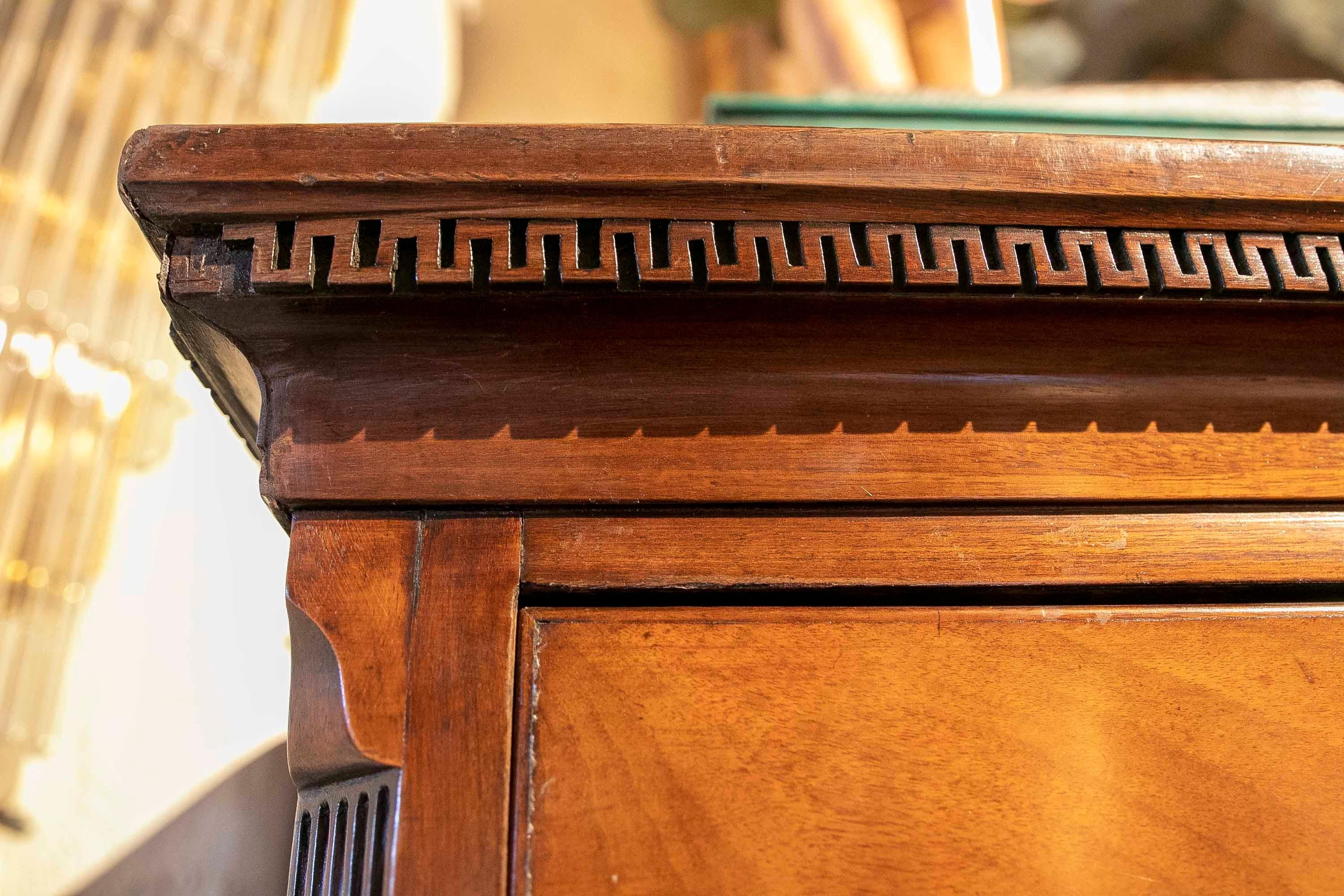 Kommode aus dem 19. Jahrhundert - Englischer Mahagoni-Schreibtisch mit zwei Schubladen im Angebot 15