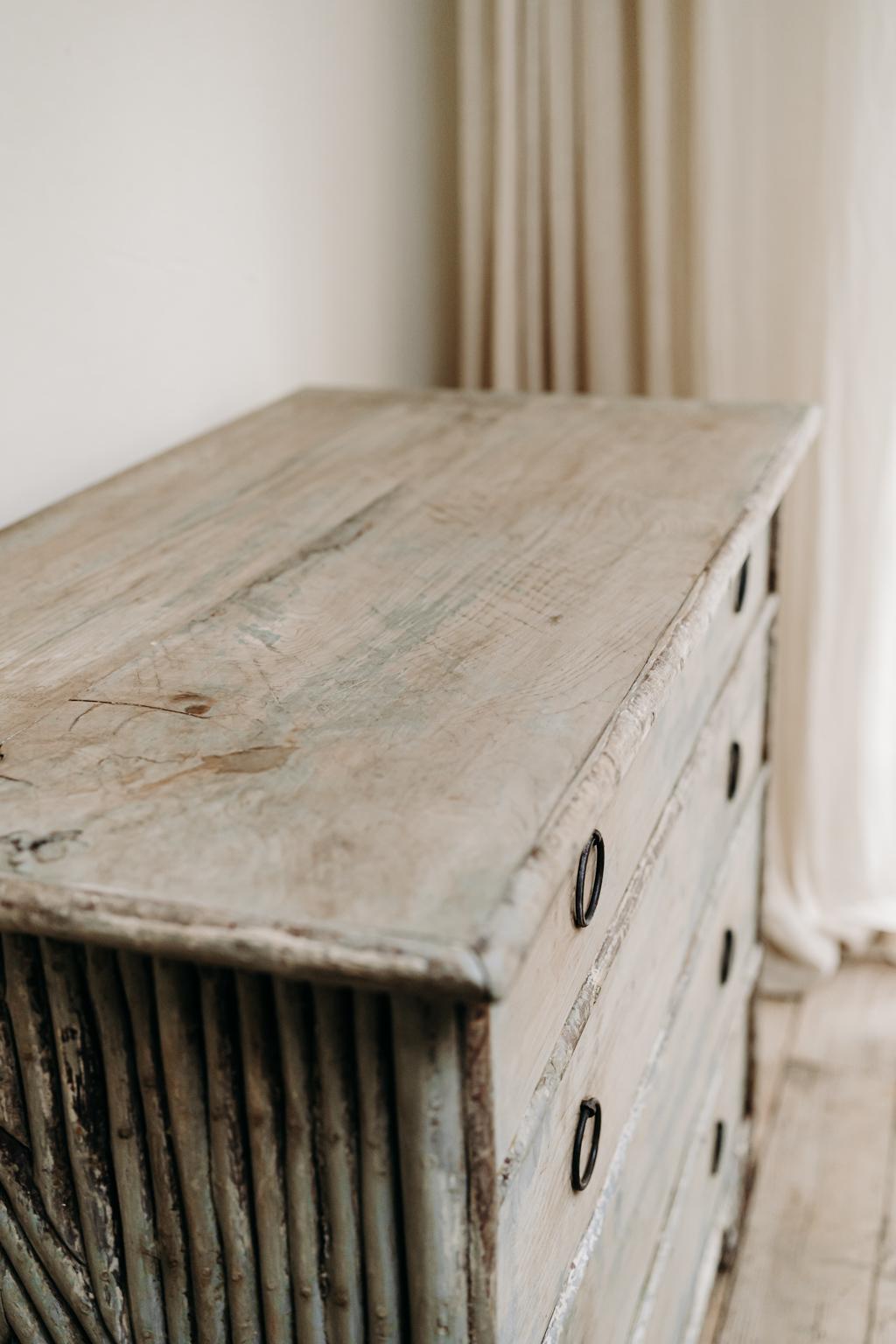 19th Century Chest of Drawers For Sale 7