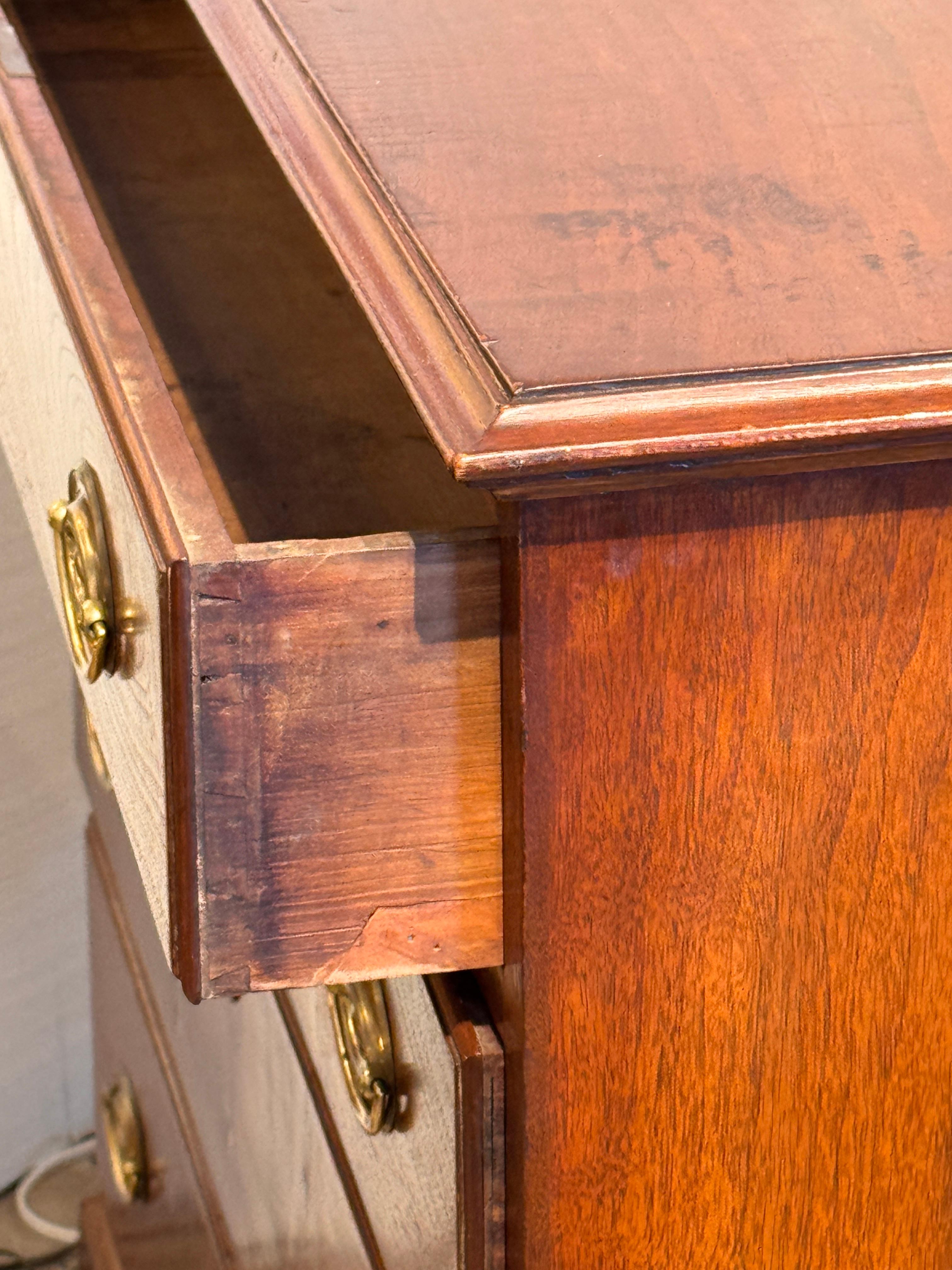 Cómoda del siglo XIX en venta 3